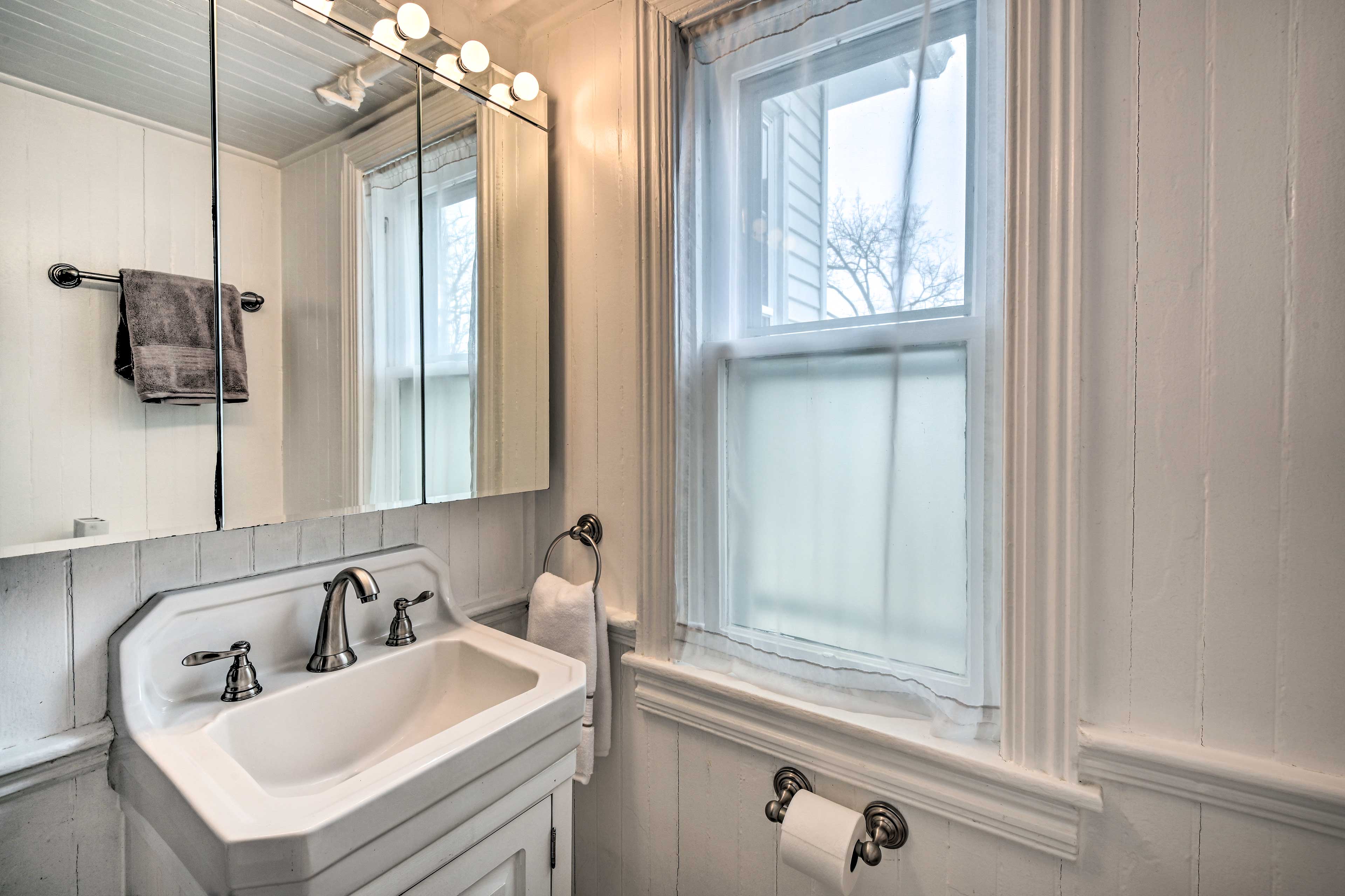 Spacious Getaway: 7 Mi to Whitetail Slopes!