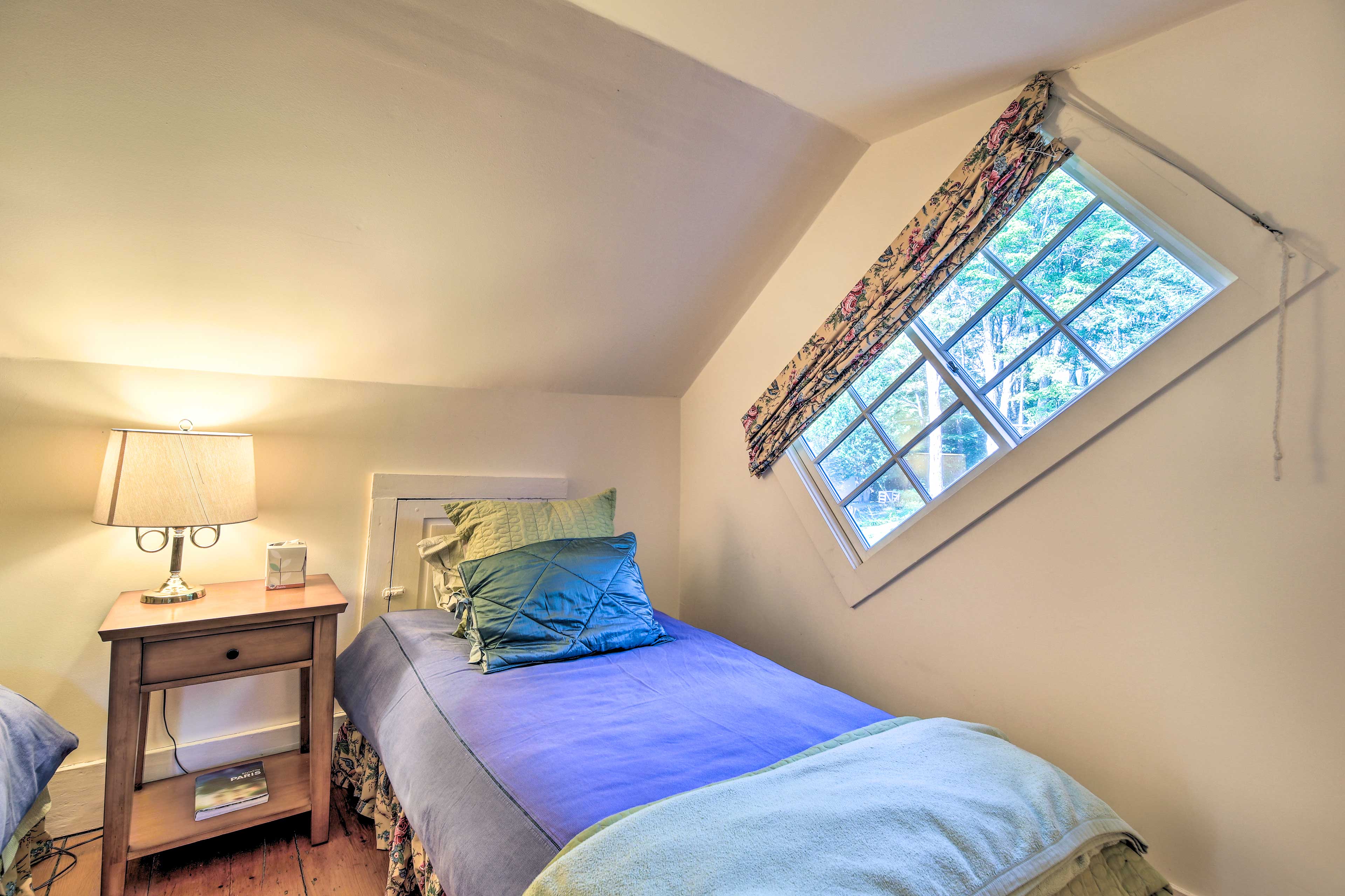 Lovely Brookfield Home w/ Private Deck & Views