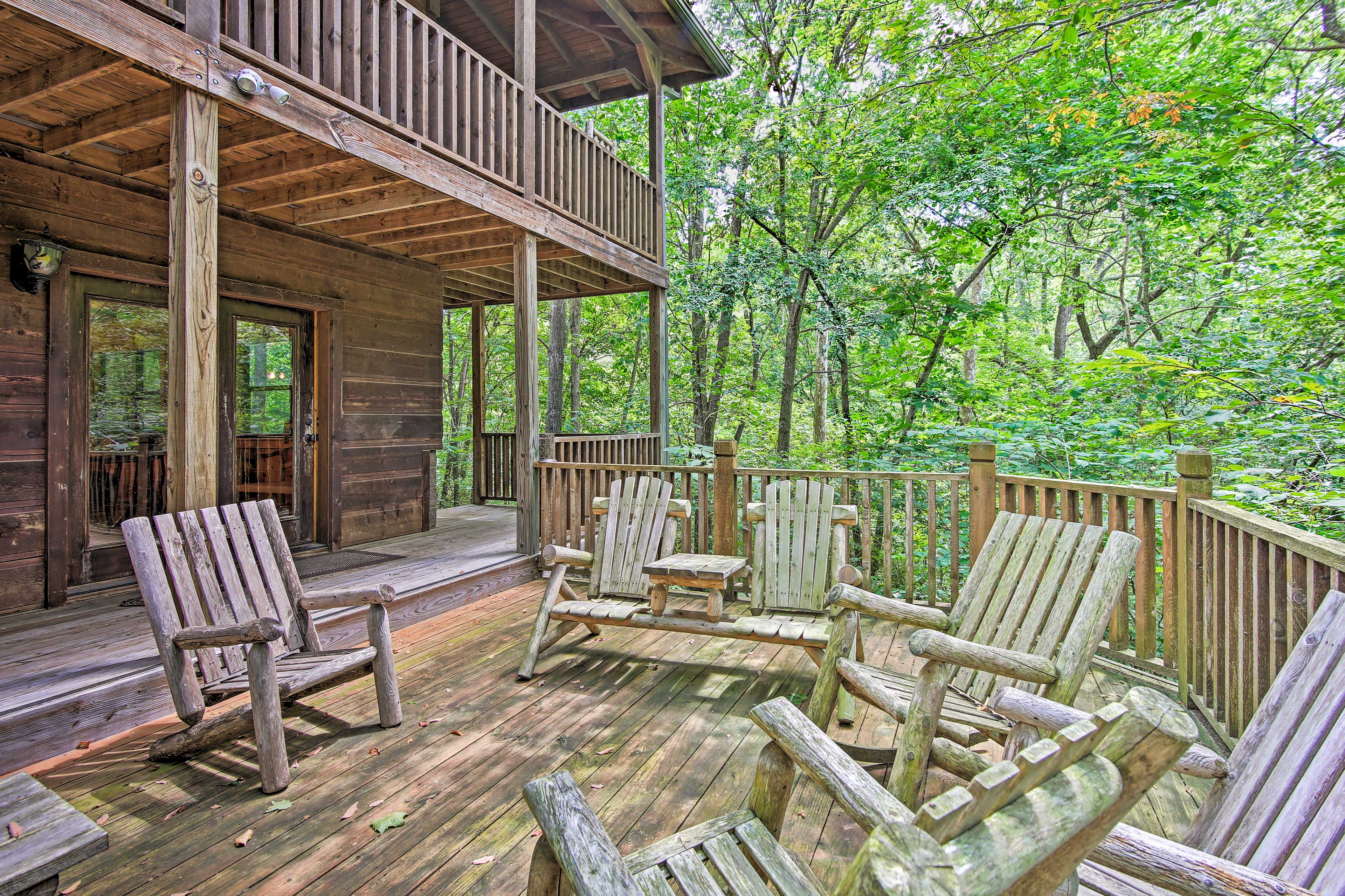 Property Image 2 - Spacious & Secluded Cabin: ~25 Mi to Bentonville!