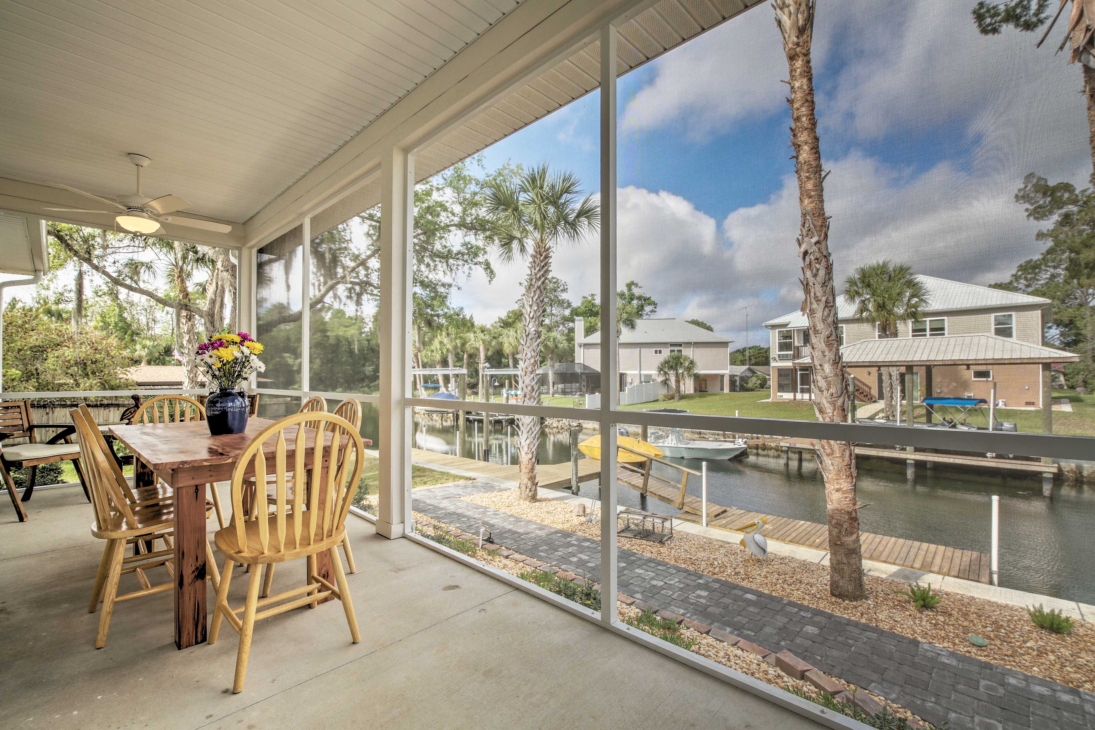 Property Image 1 - Canalside Crystal River Home w/ Dock & Kayaks