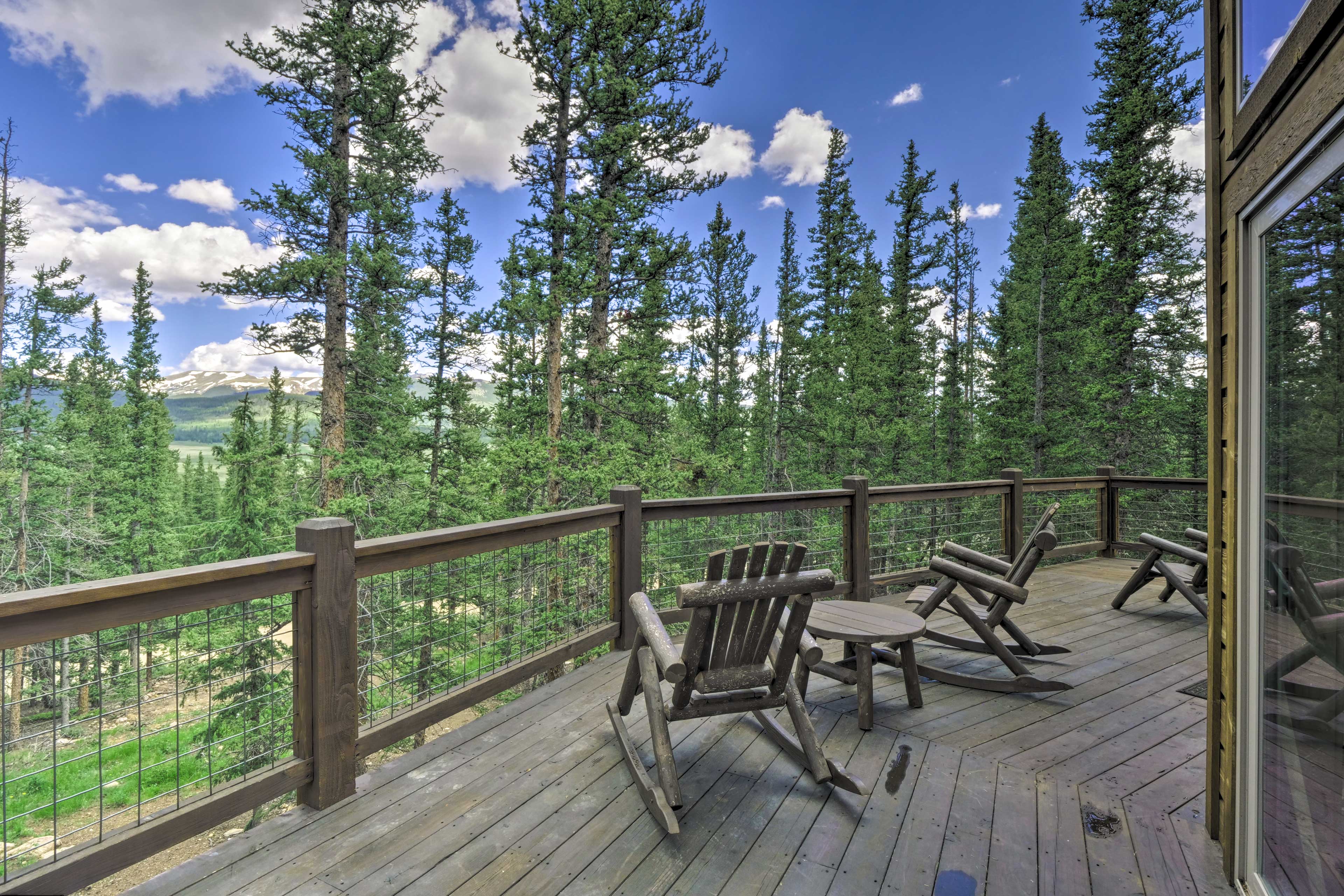 Property Image 2 - Spacious Cabin w/ Views & Deck Near Jefferson Lake