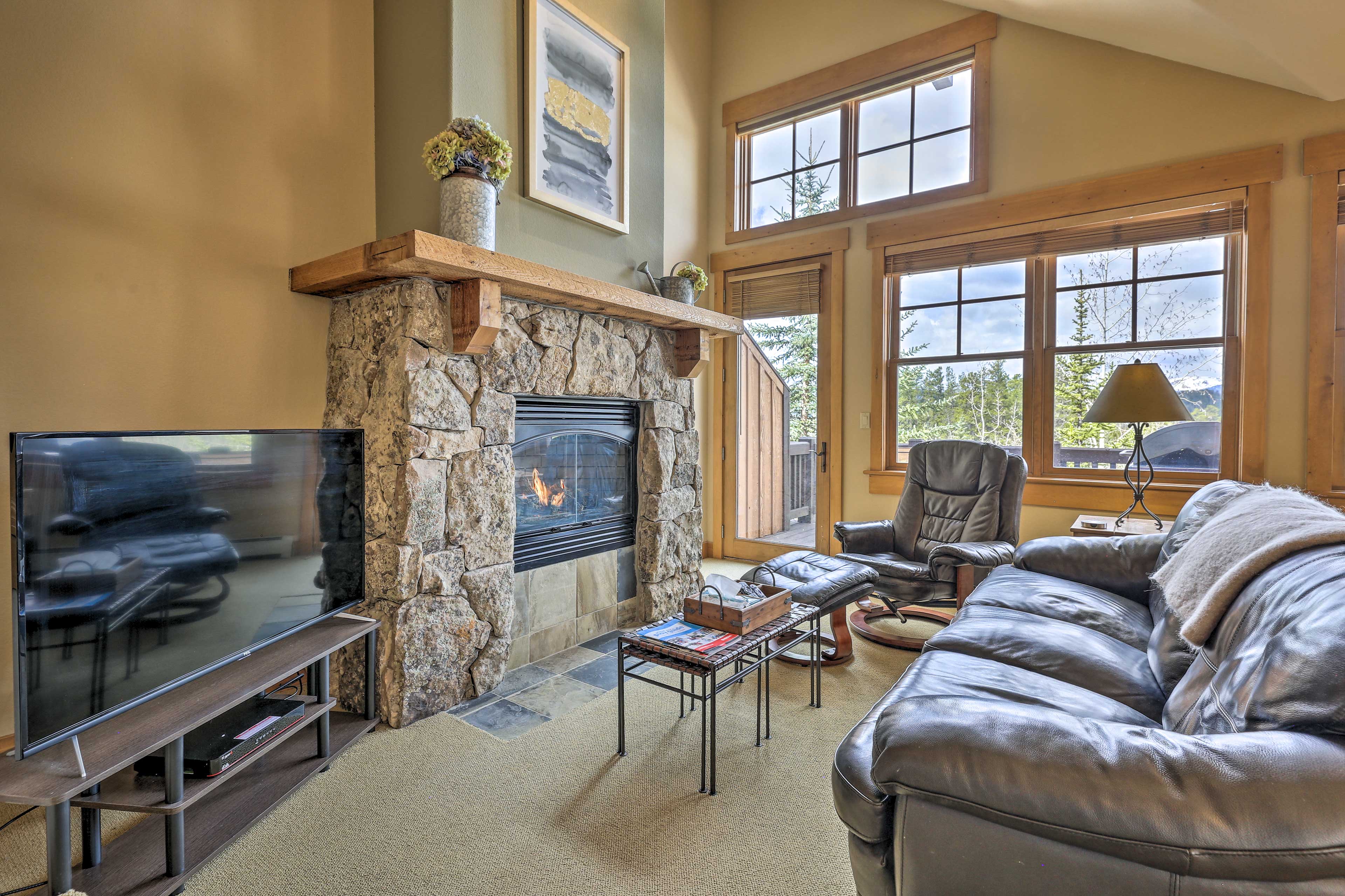 Property Image 2 - Spacious Keystone Condo on Golf Course w/Mtn View!