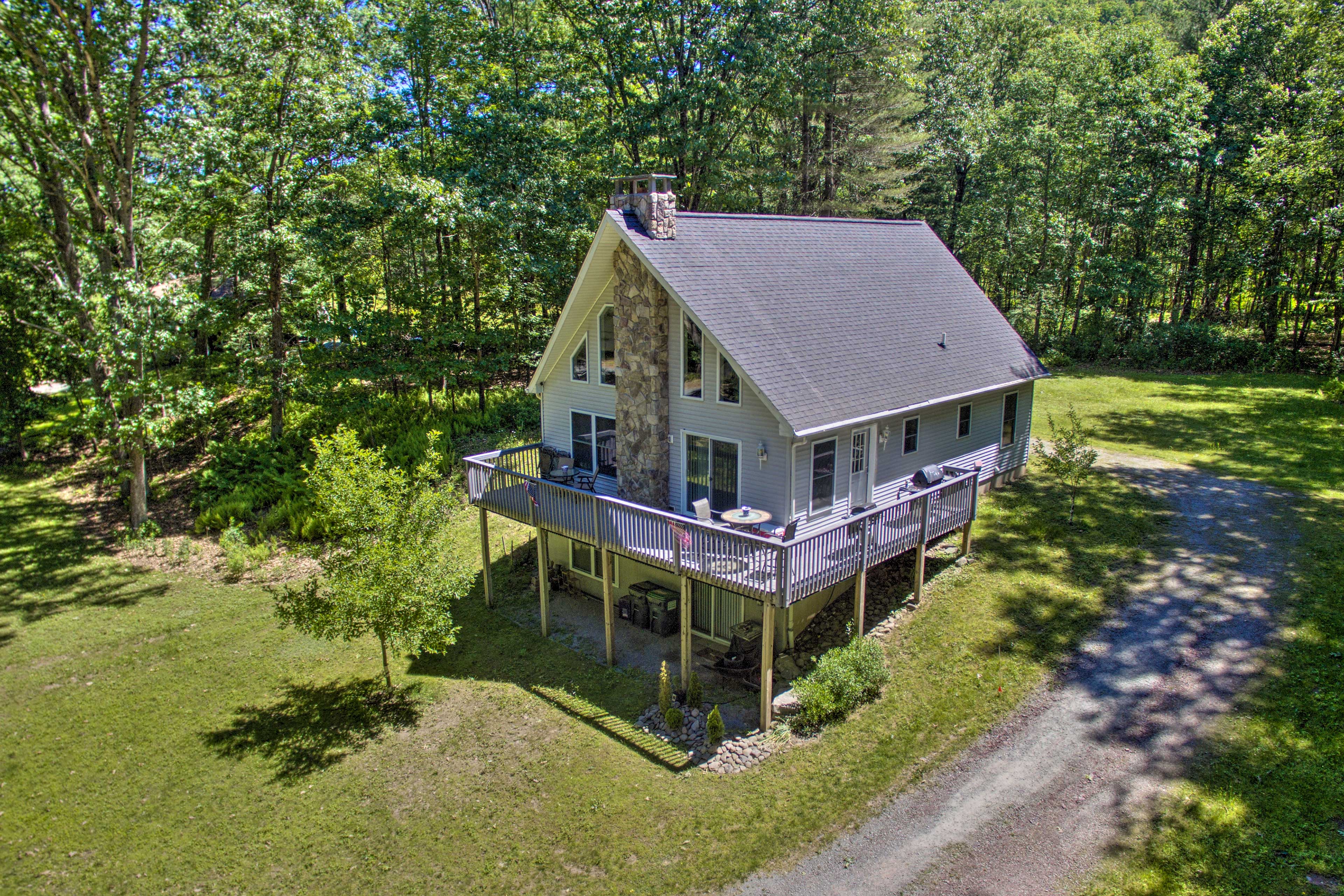 Property Image 1 - Spacious Home w/ Deck, Grill & Delaware River View