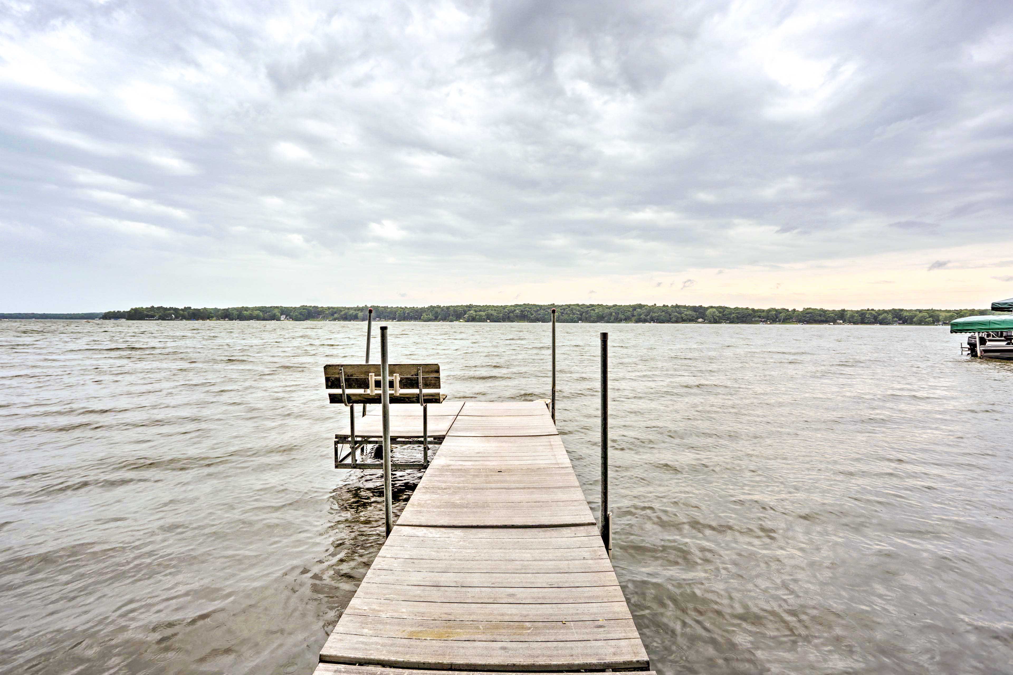 Property Image 2 - Spacious Luxury Cabin w/ Deck & Dock on Bone Lake