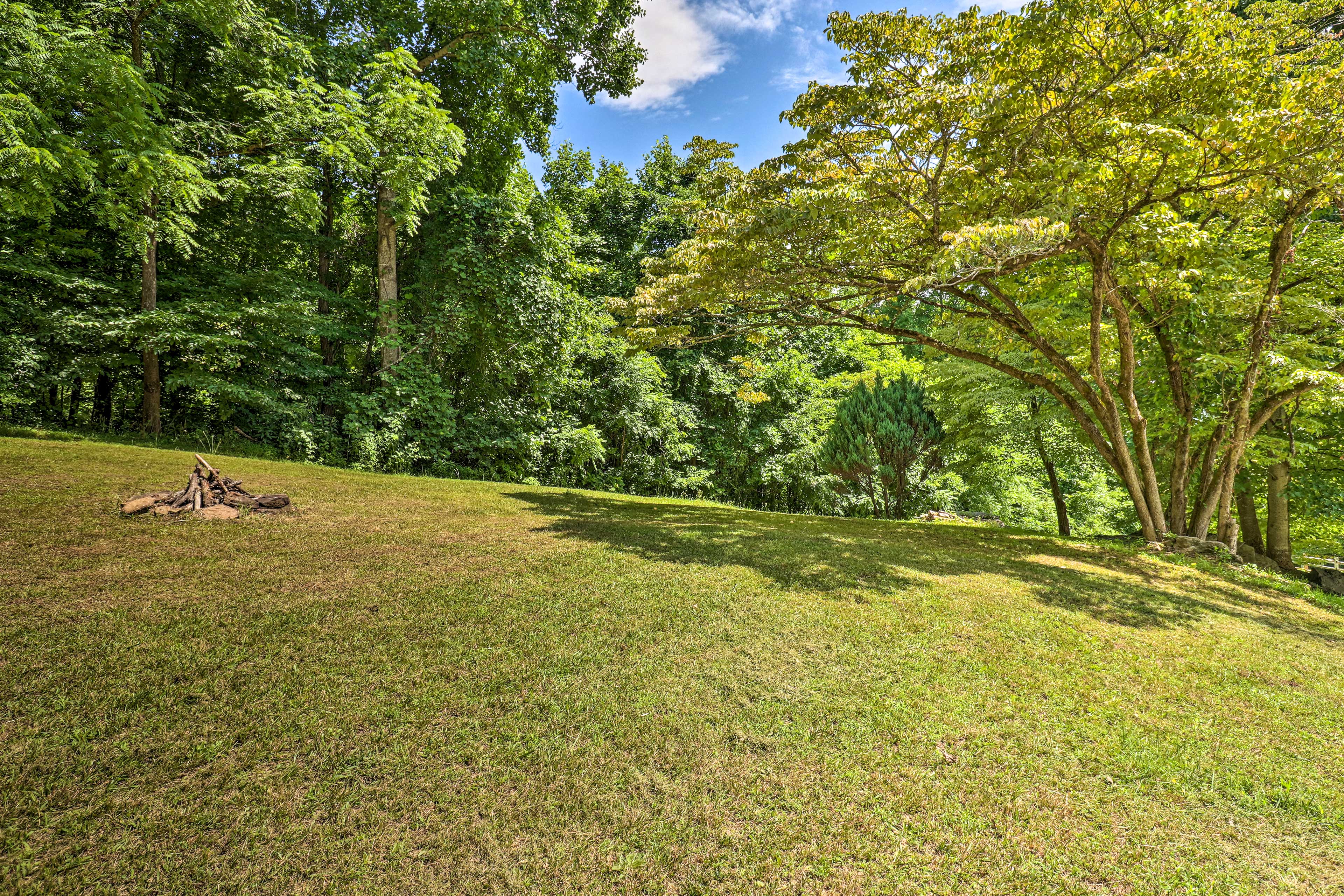 Property Image 1 - Asheville-Area Cabin w/ Deck & Mount Pisgah Views!