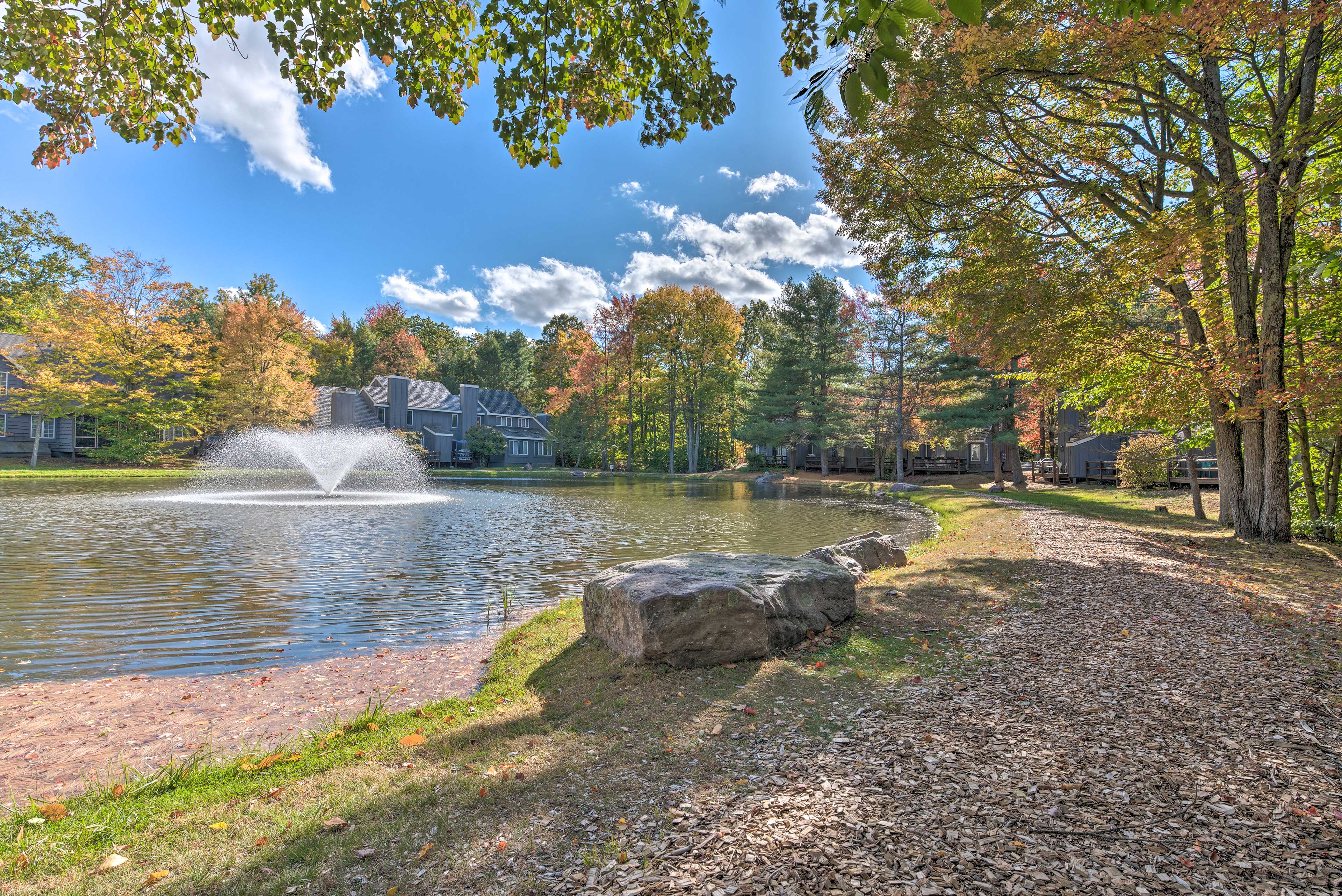 Property Image 2 - Lake Harmony Abode ~ 1 Mi to Jack Frost Ski Resort