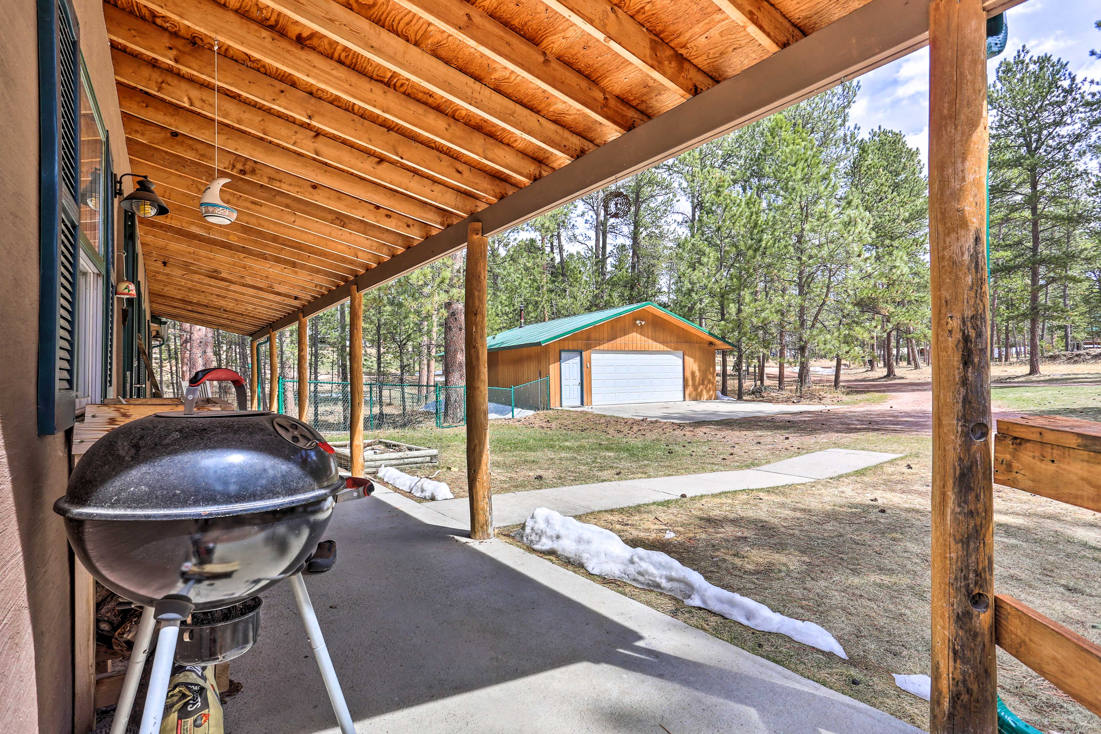 Property Image 2 - Private Black Hills Home w/ Corral: Horses Welcome