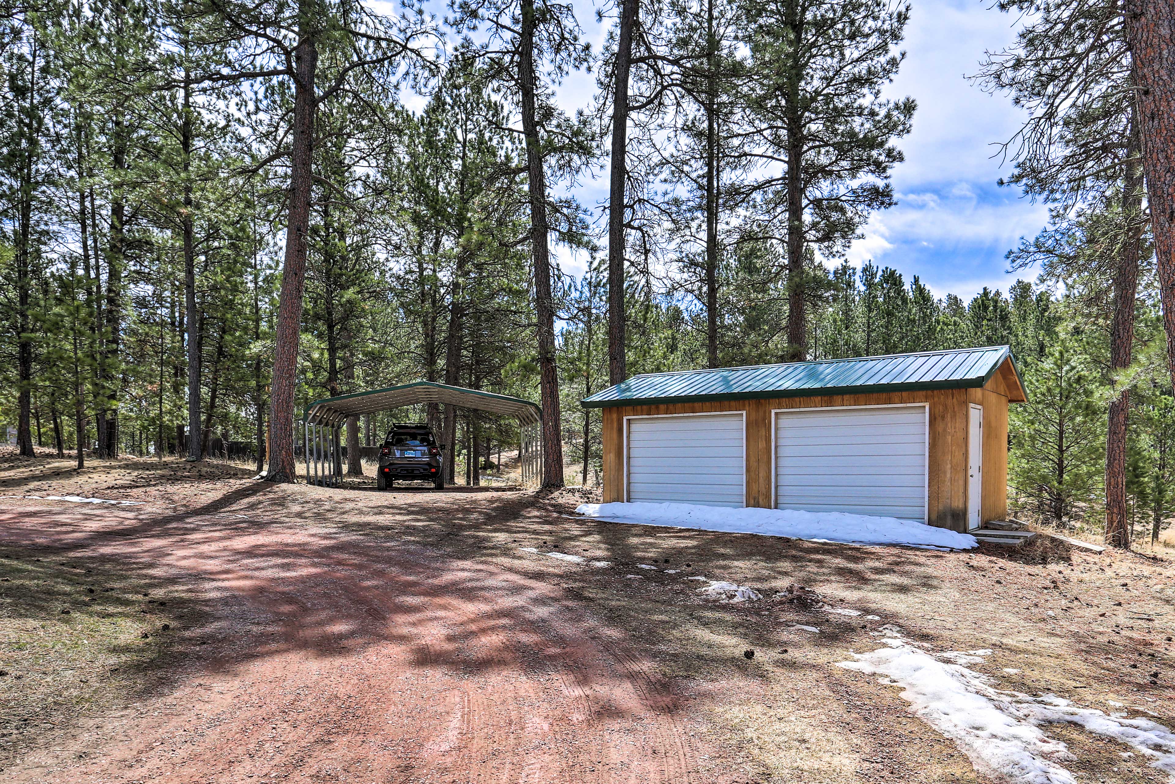 Property Image 2 - Private Black Hills Home w/ Corral: Horses Welcome