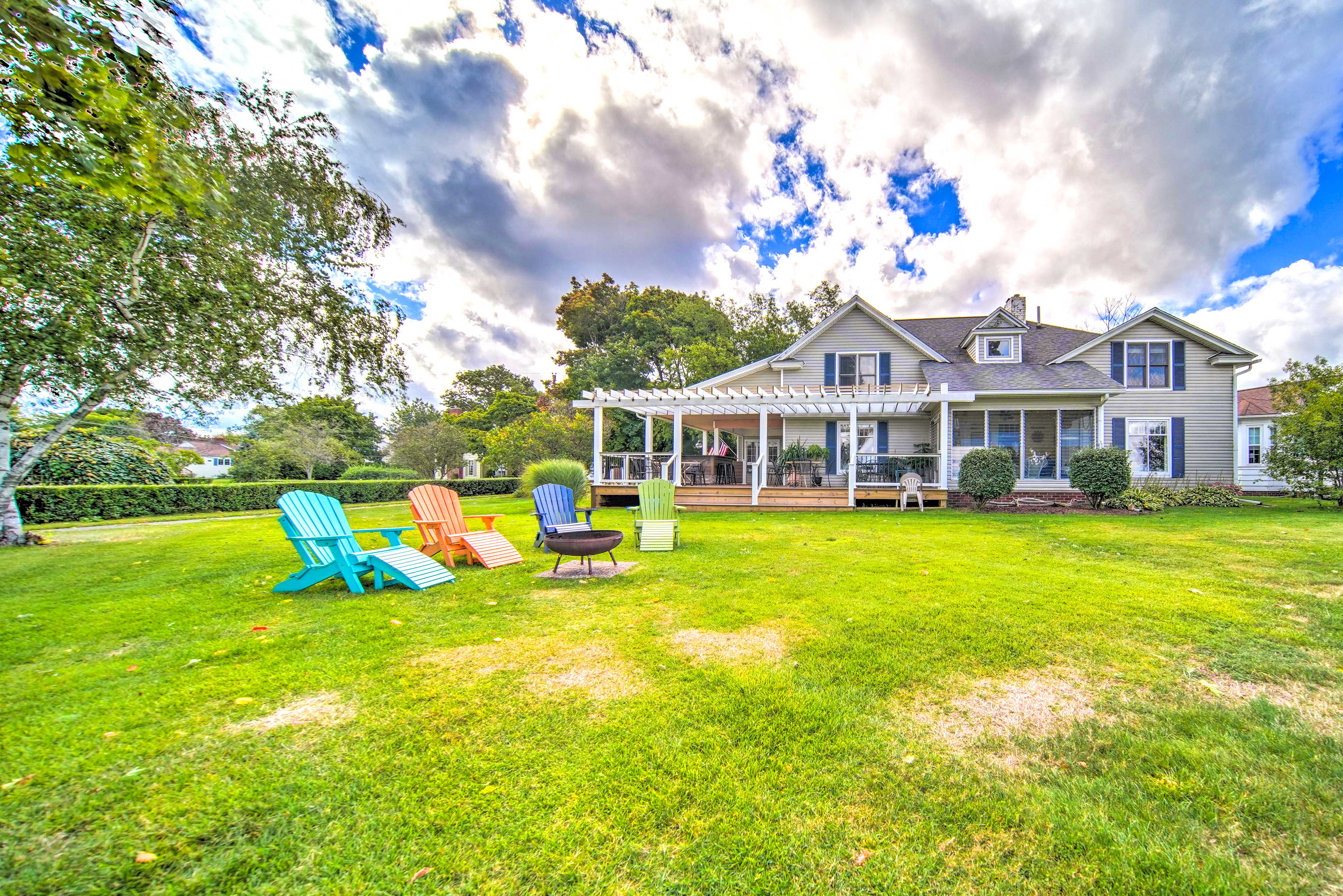 Private Waterfront Lake Erie Home w/ BBQ Patio