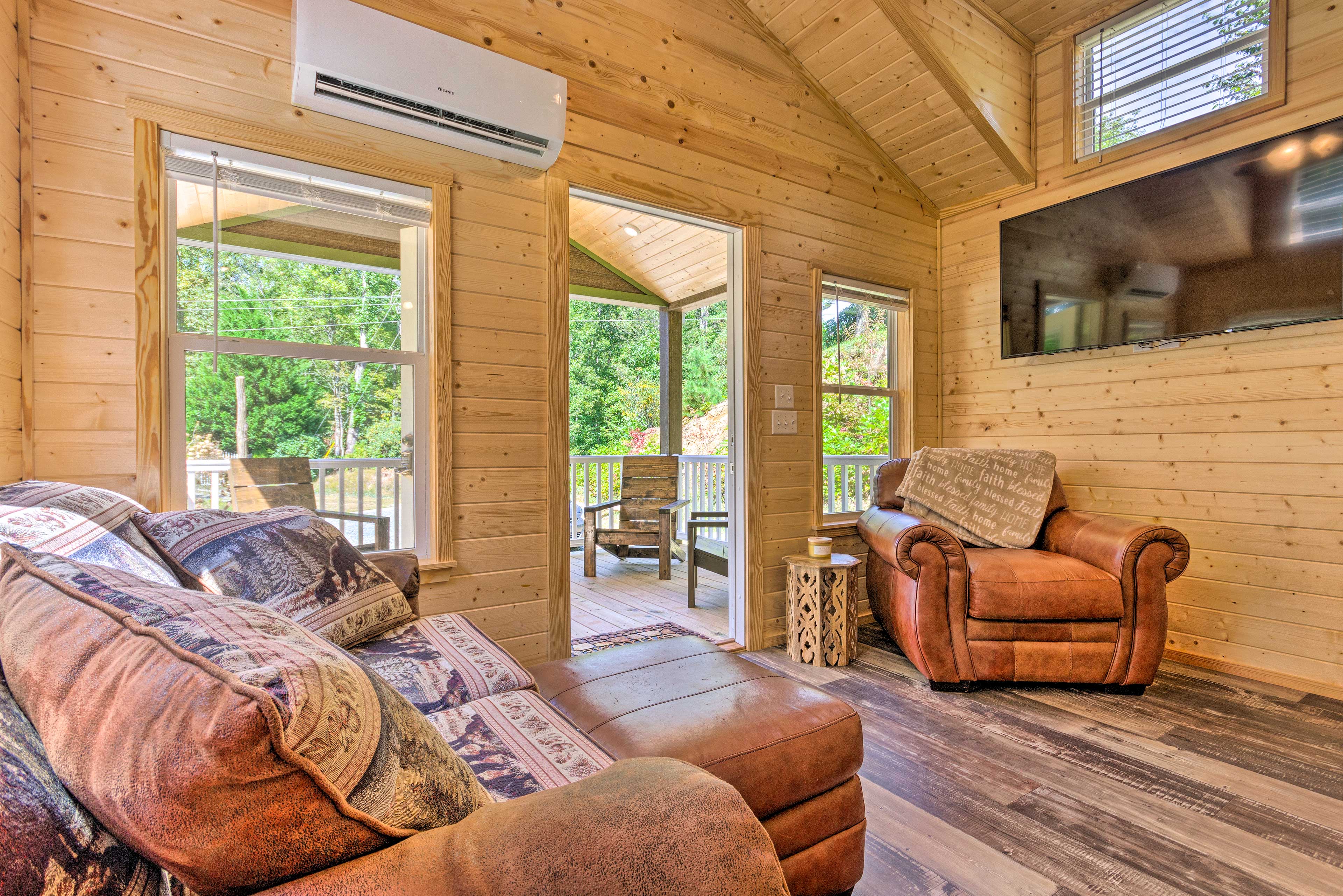 Property Image 2 - Quaint Mtn Cabin: Cottage Living Near Big Adventure