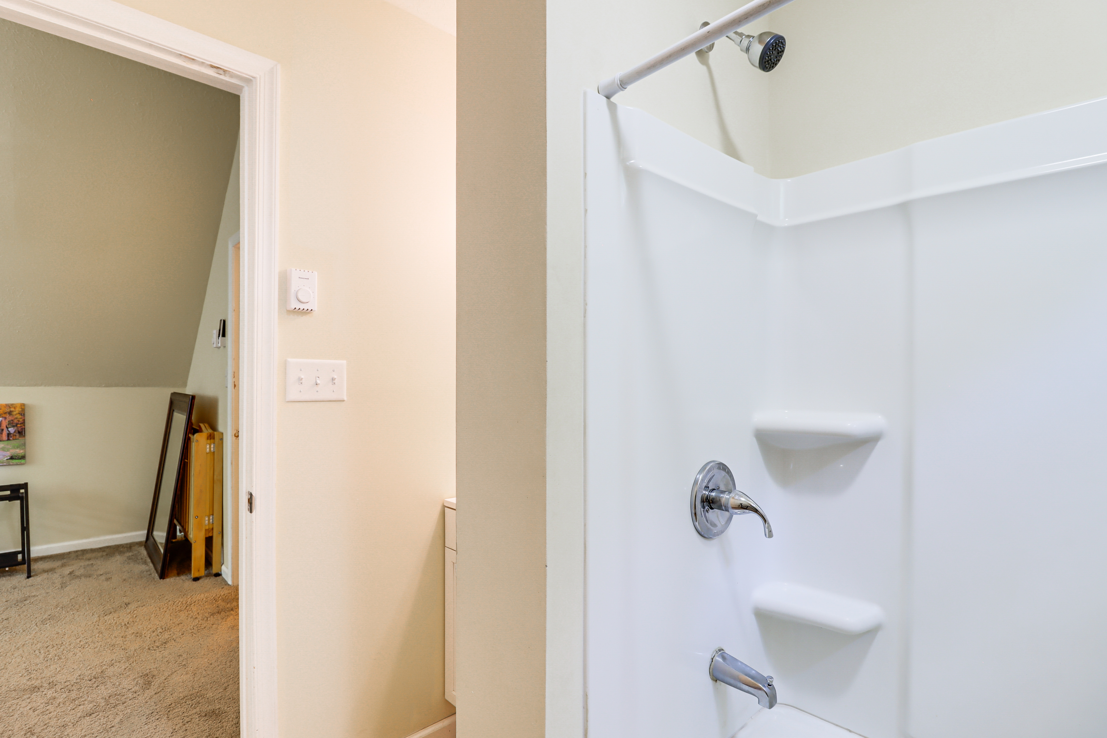 Furnished Deck + Fire Pit: Poconos Outdoorsy Gem