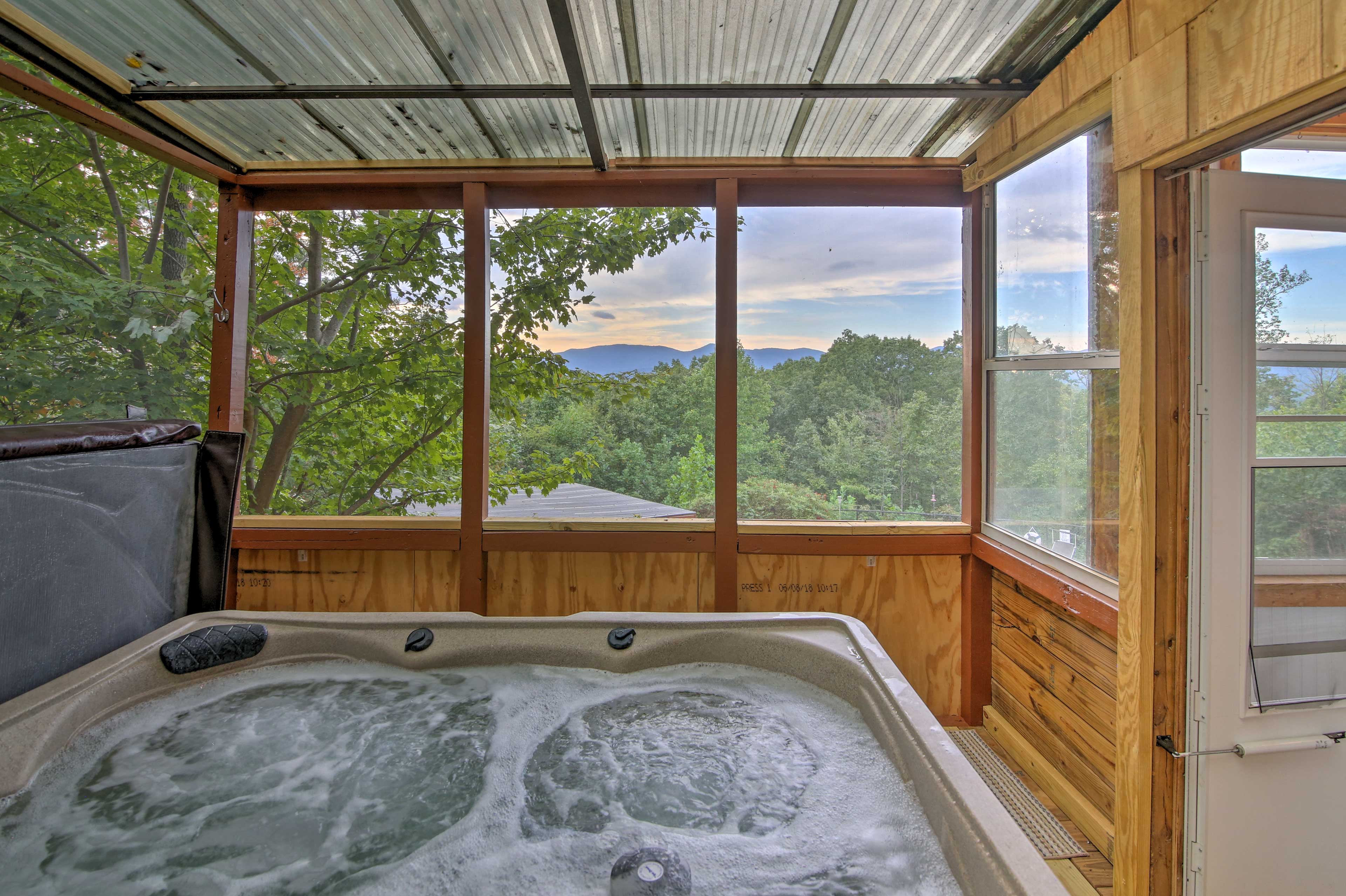 Property Image 2 - Cleveland Cabin w/ Pool, Hot Tub & Mountain Views!