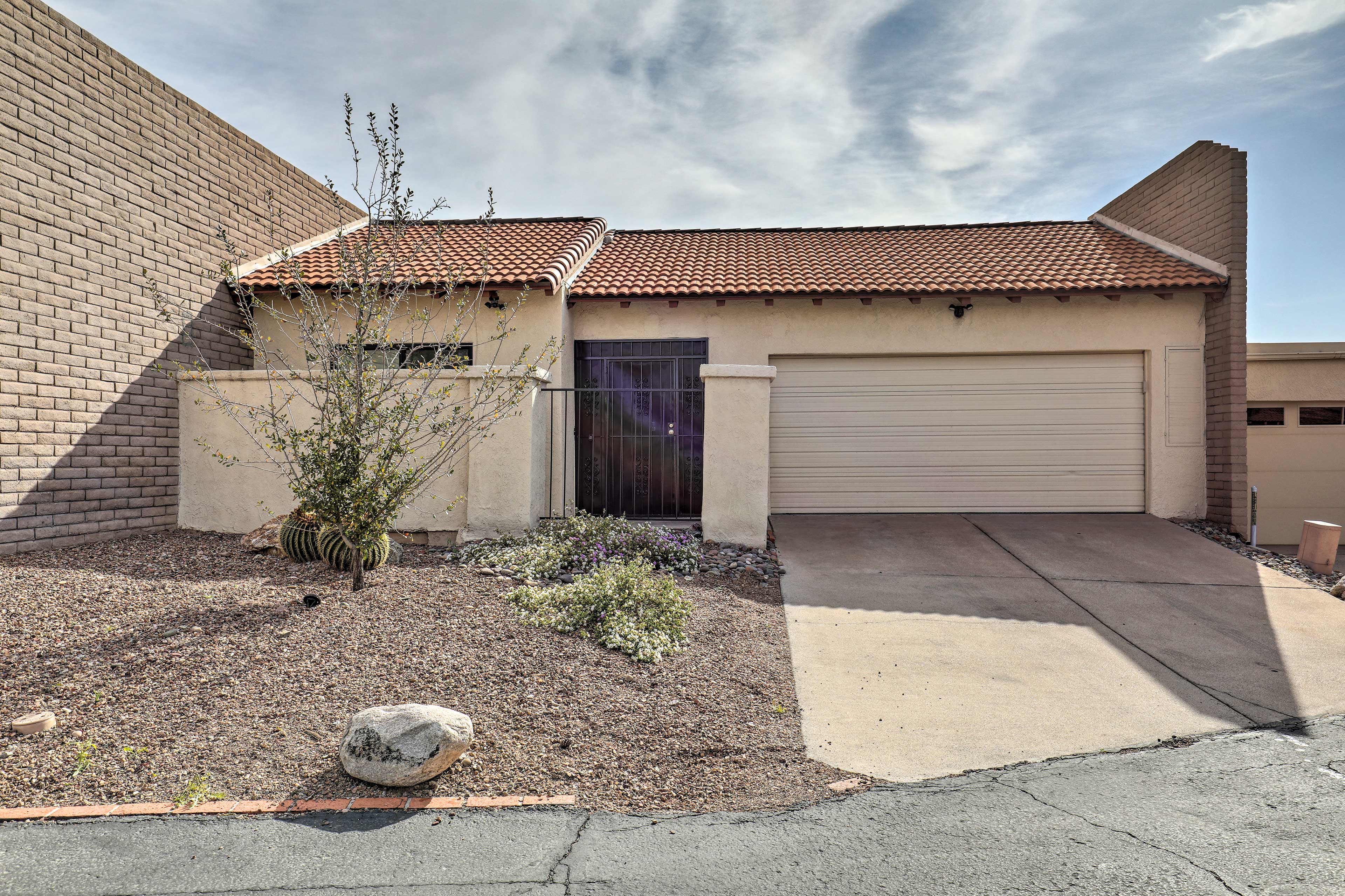 Property Image 2 - Tucson Townhome w/ Private Patio & Mtn Views!