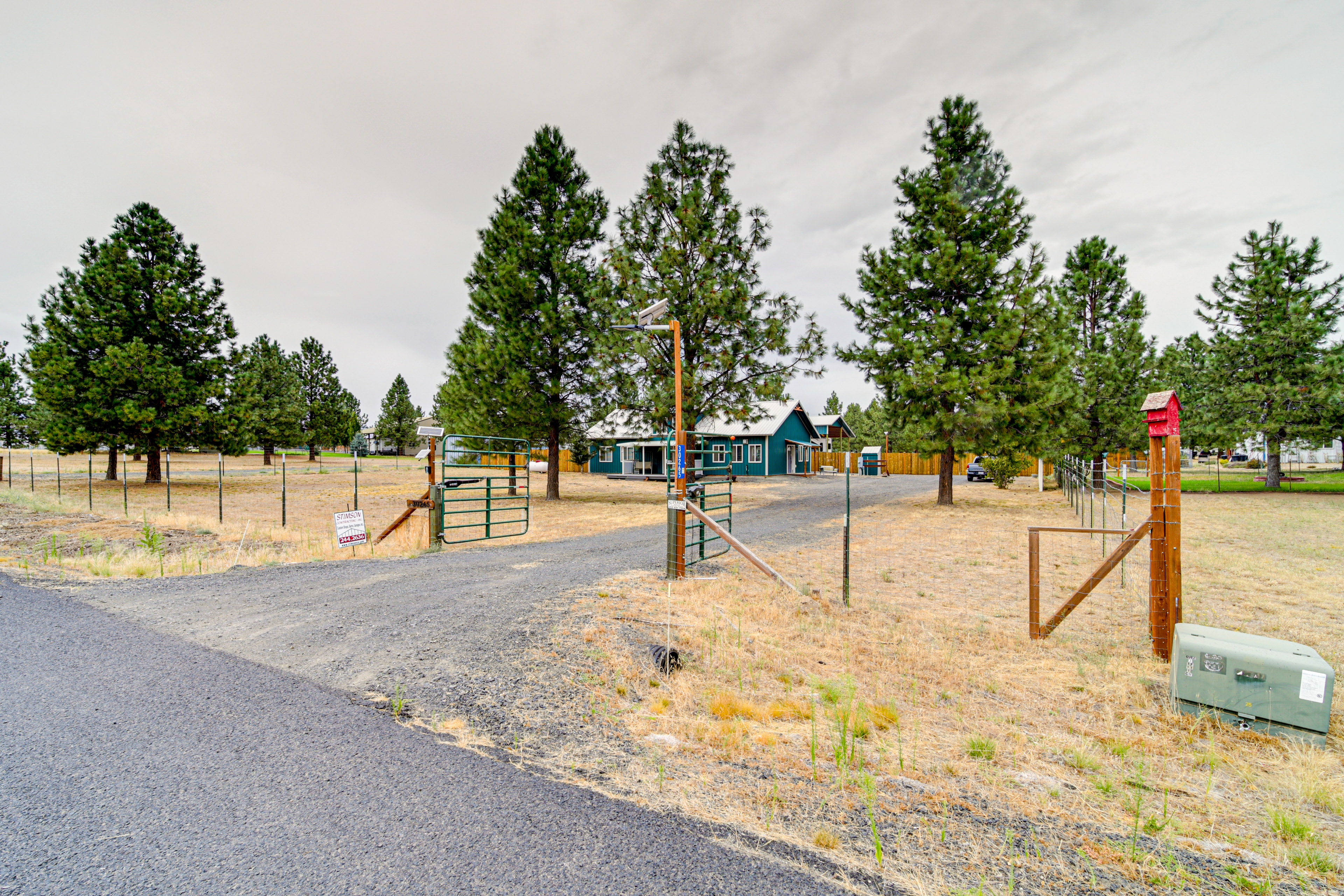 Property Image 2 - Unique Country Farmhouse Near Lake Roosevelt