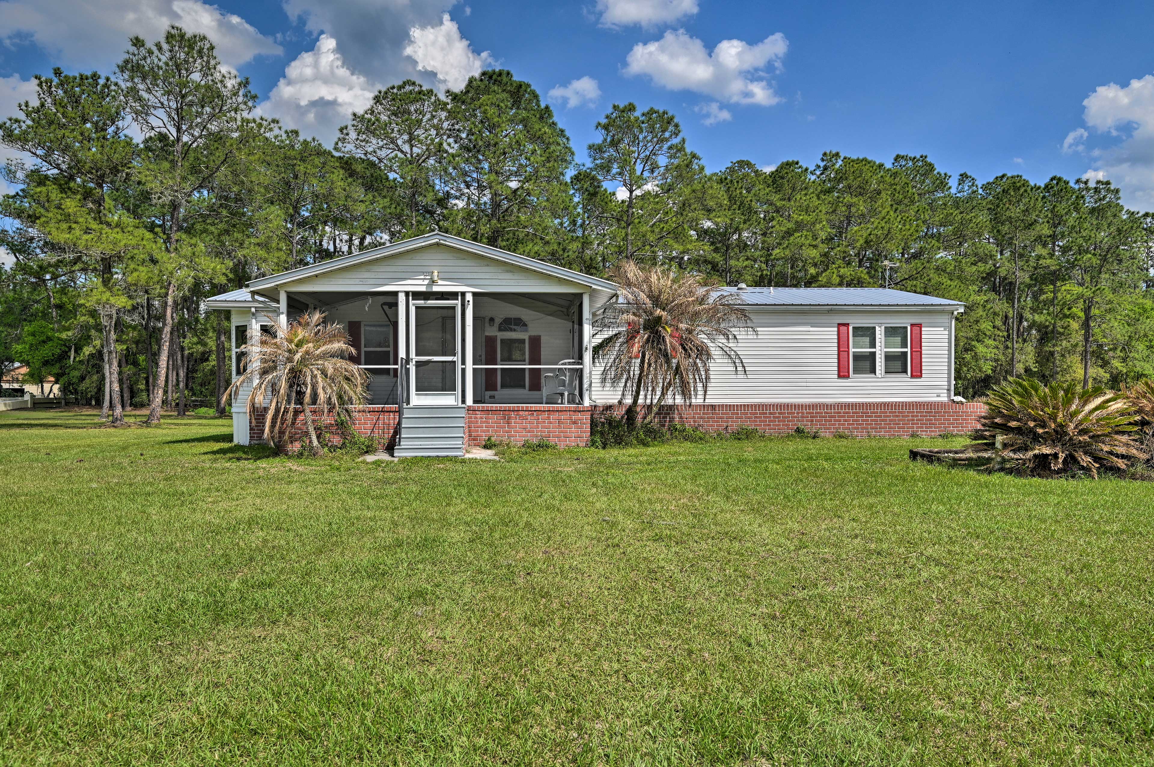 Property Image 1 - Updated Lakeland Home + Fire Pit on 10 Acres!