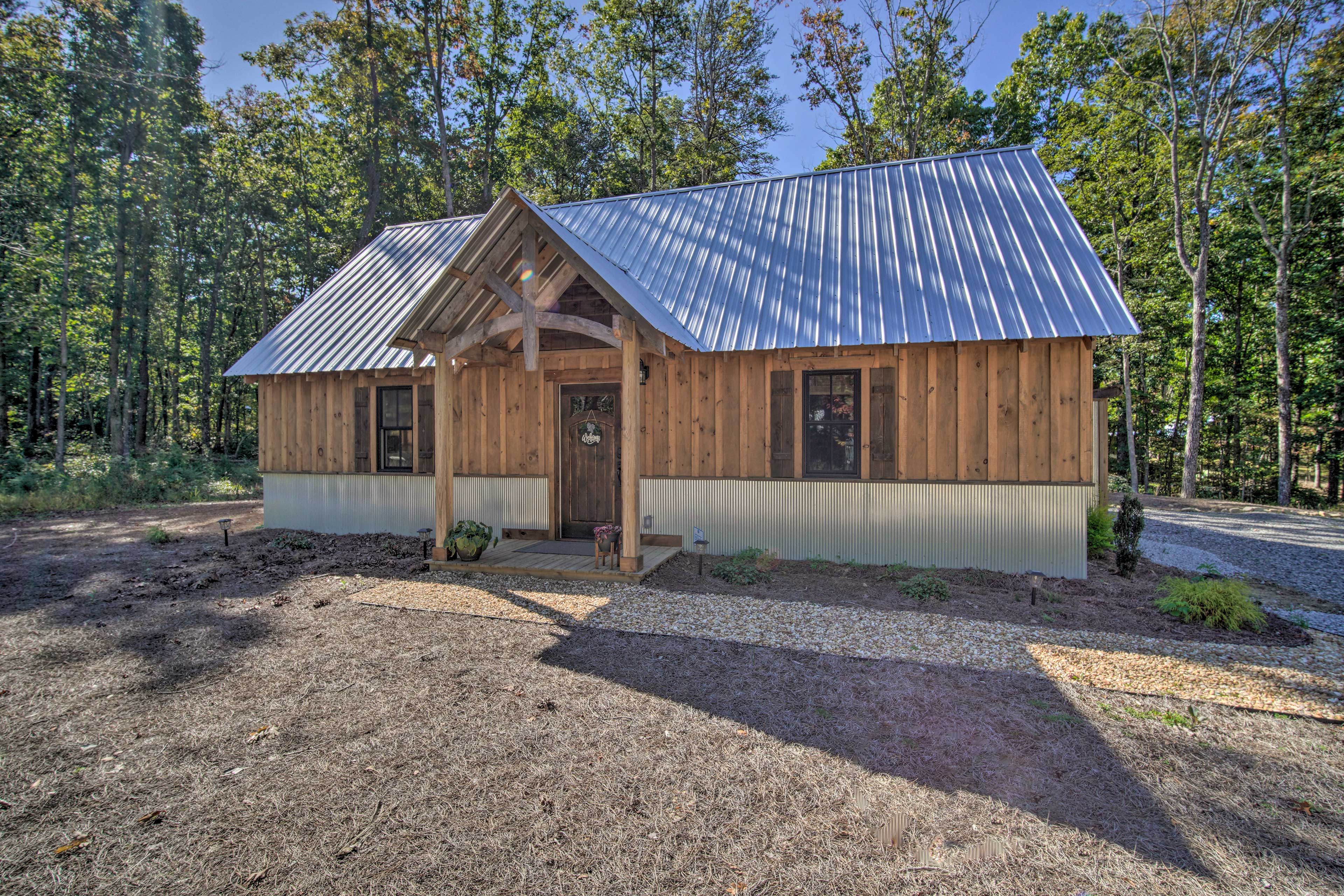 Property Image 1 - Stunning Cabin Getaway w/ Private Hot Tub!