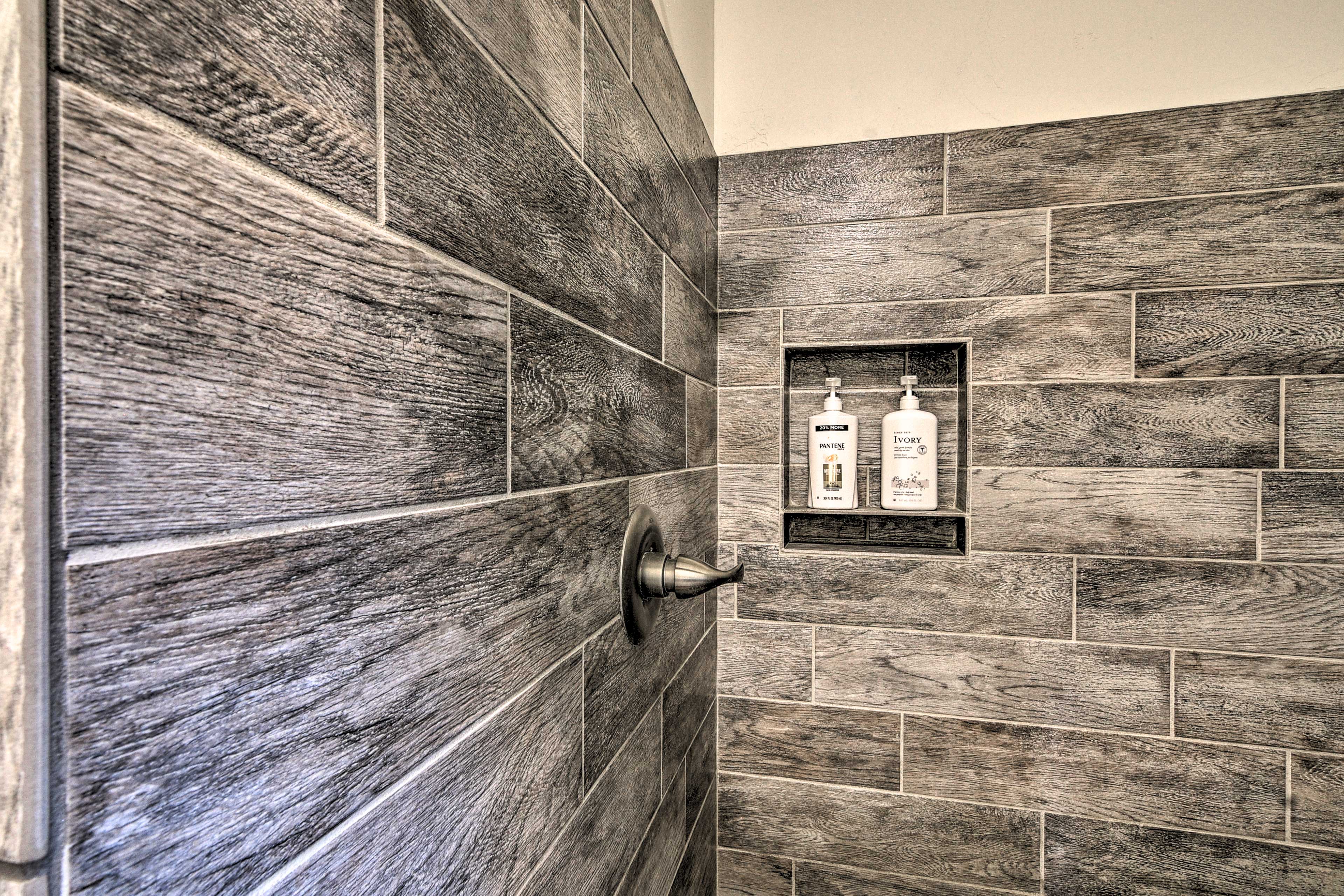 Stunning Home w/ Fire Pit, 11 Mi to Mt Yale!