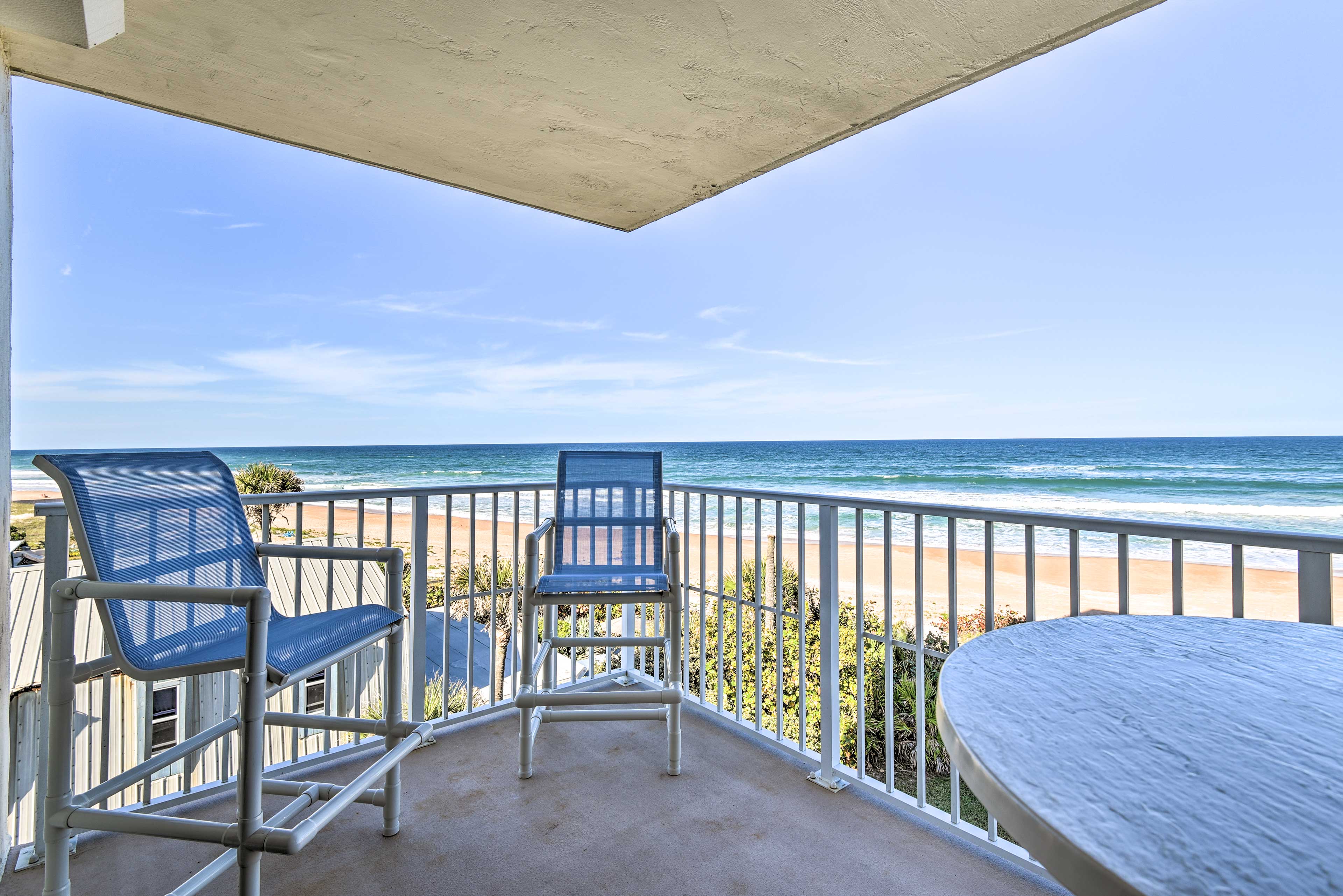 Property Image 1 - Luxe Oceanfront Condo w/Pool: Beach Access + Gear!