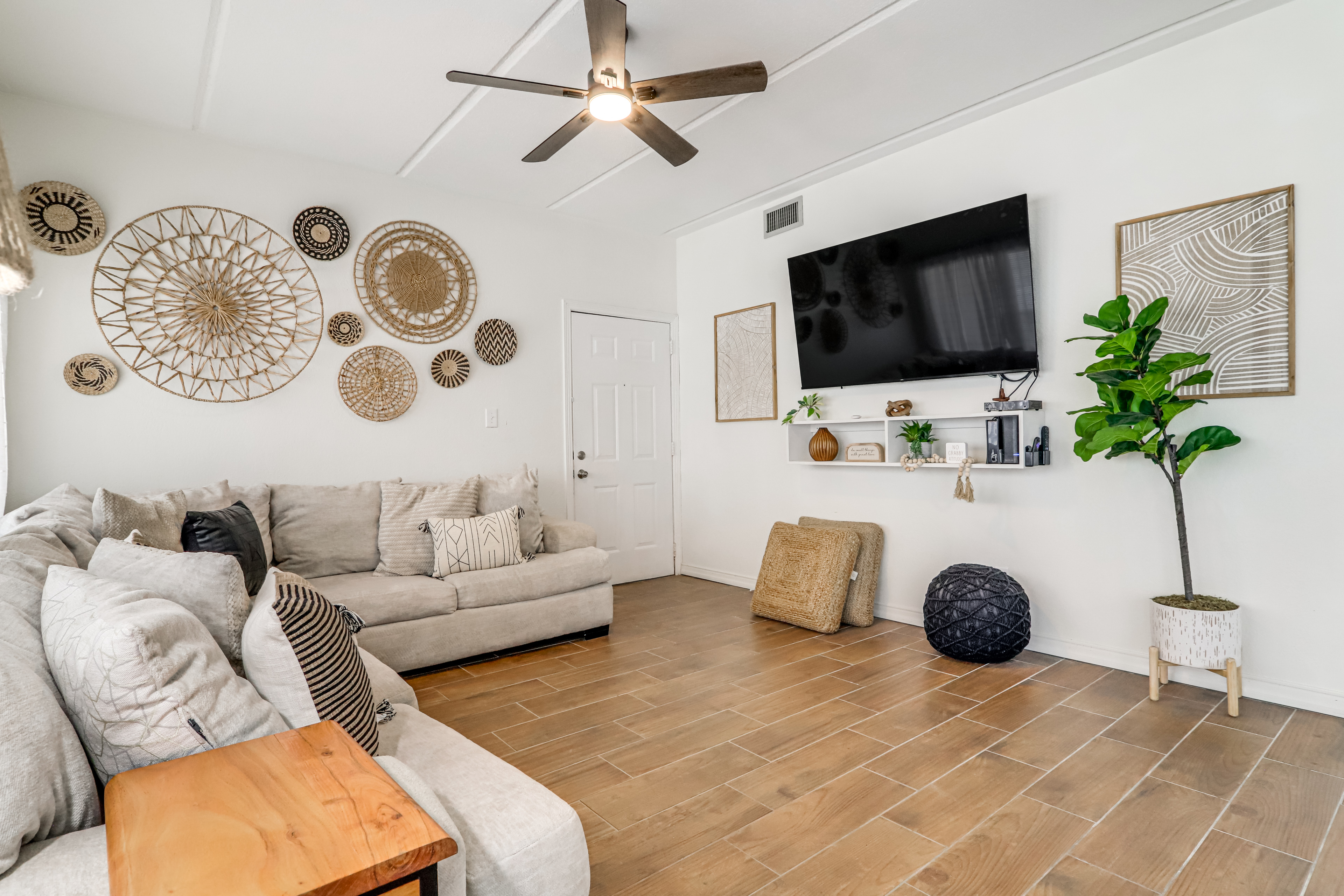 Tuluminati Lux South Padre Condo w/ Pool!