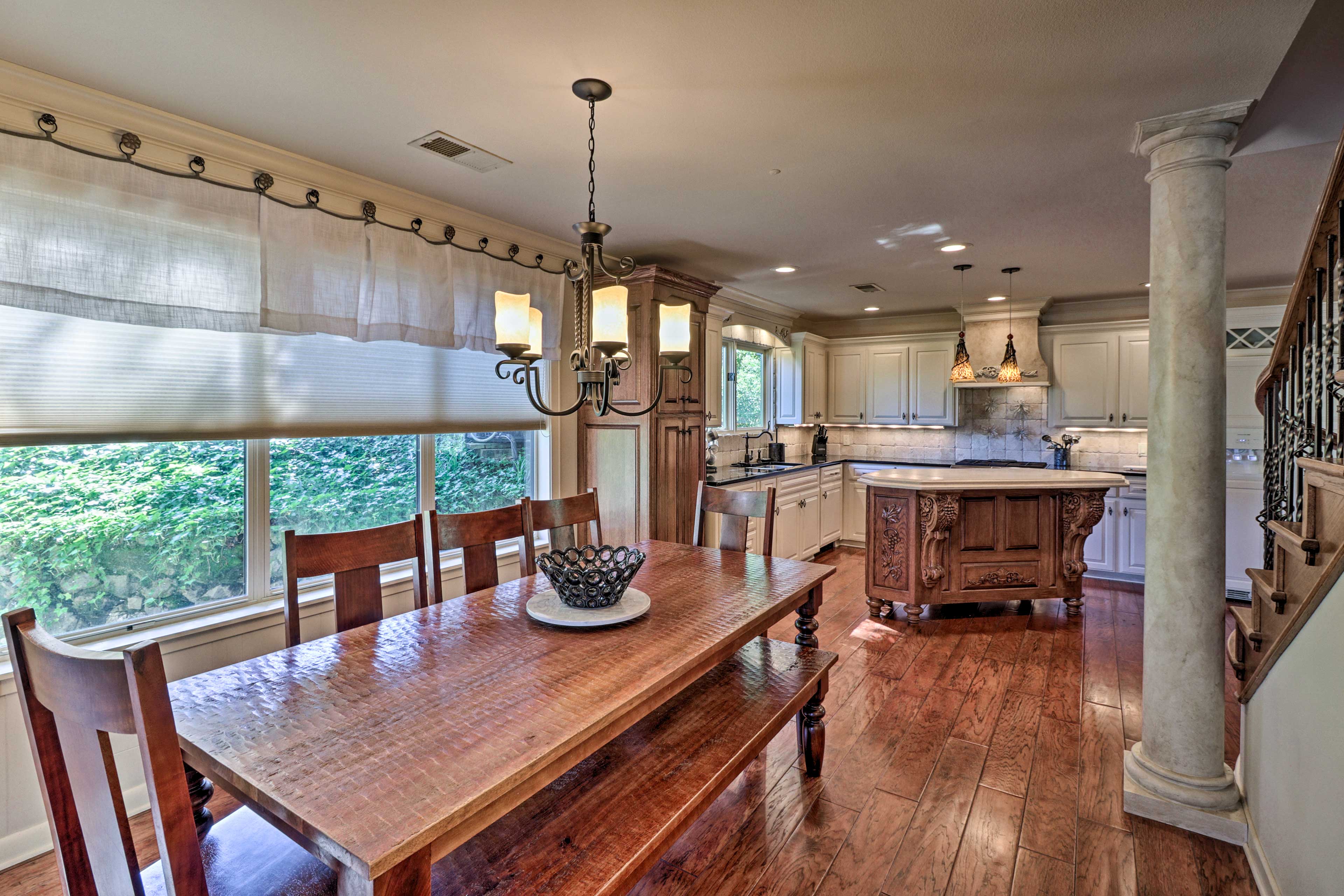 Lakefront Oasis w/ Private Dock in Hot Springs!