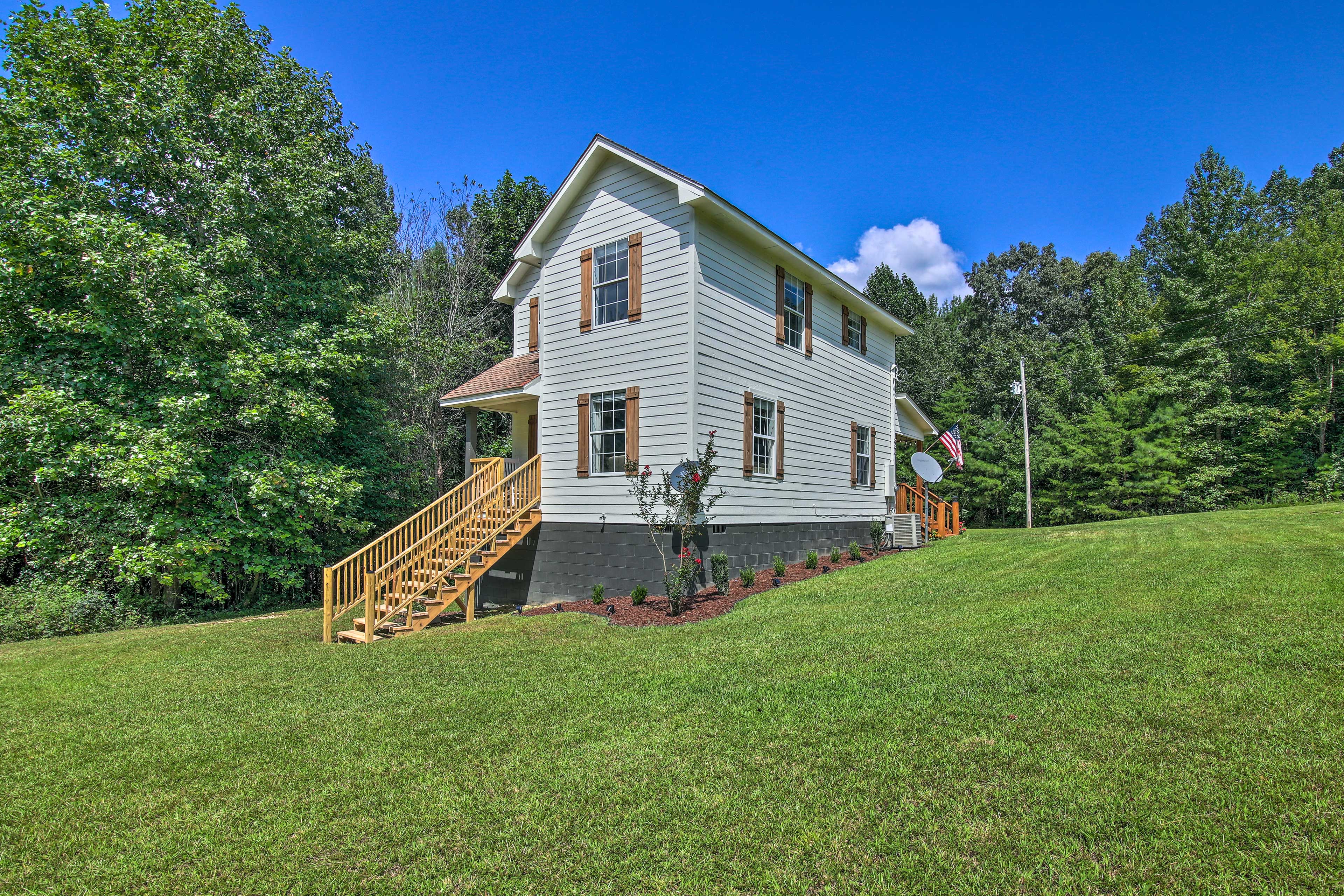 Property Image 2 - Stylish Fort Payne Retreat: Hike & Rock Climb