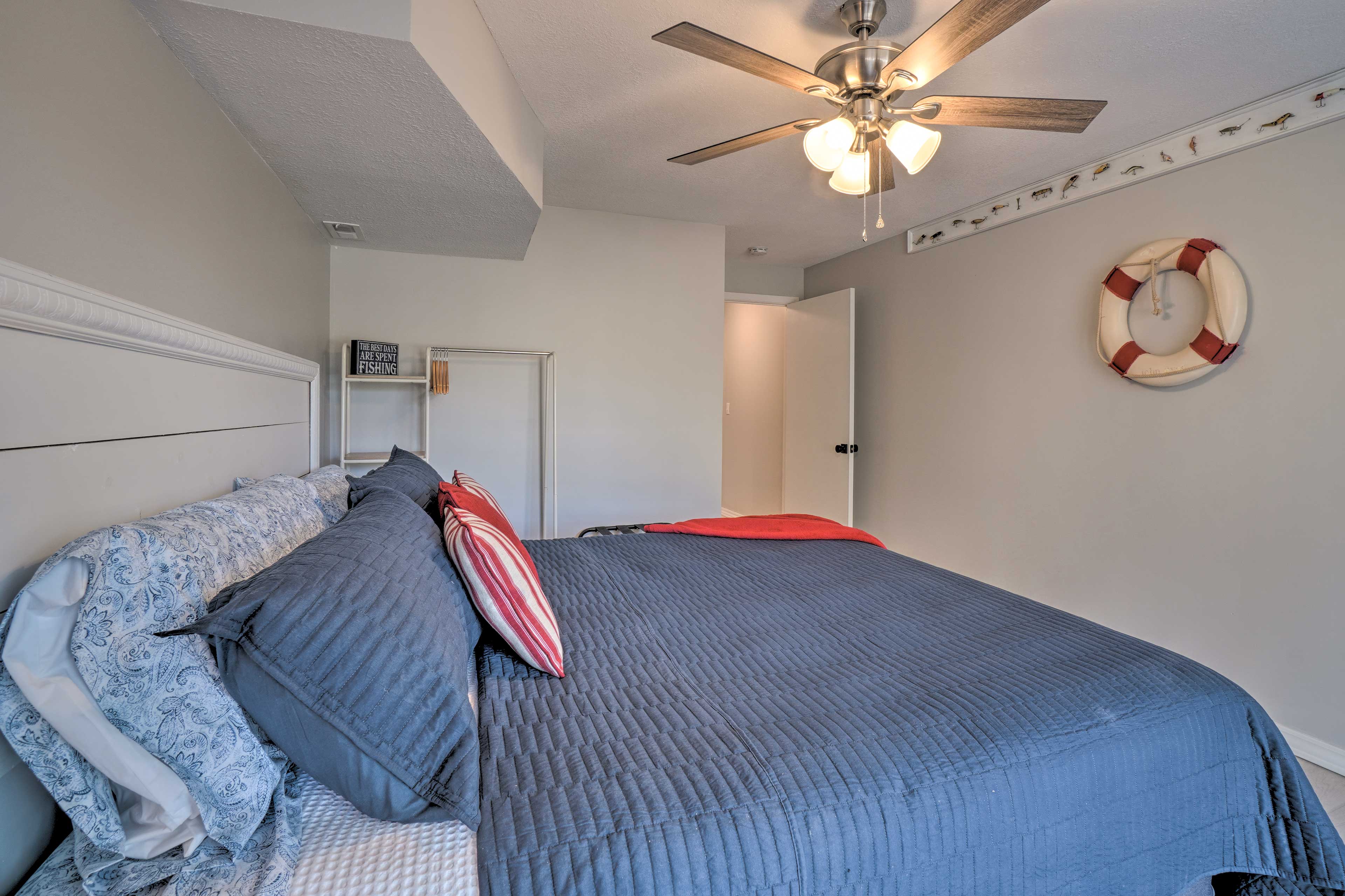 Table Rock Lake Hideaway w/ Deck: Bring Your Boat!