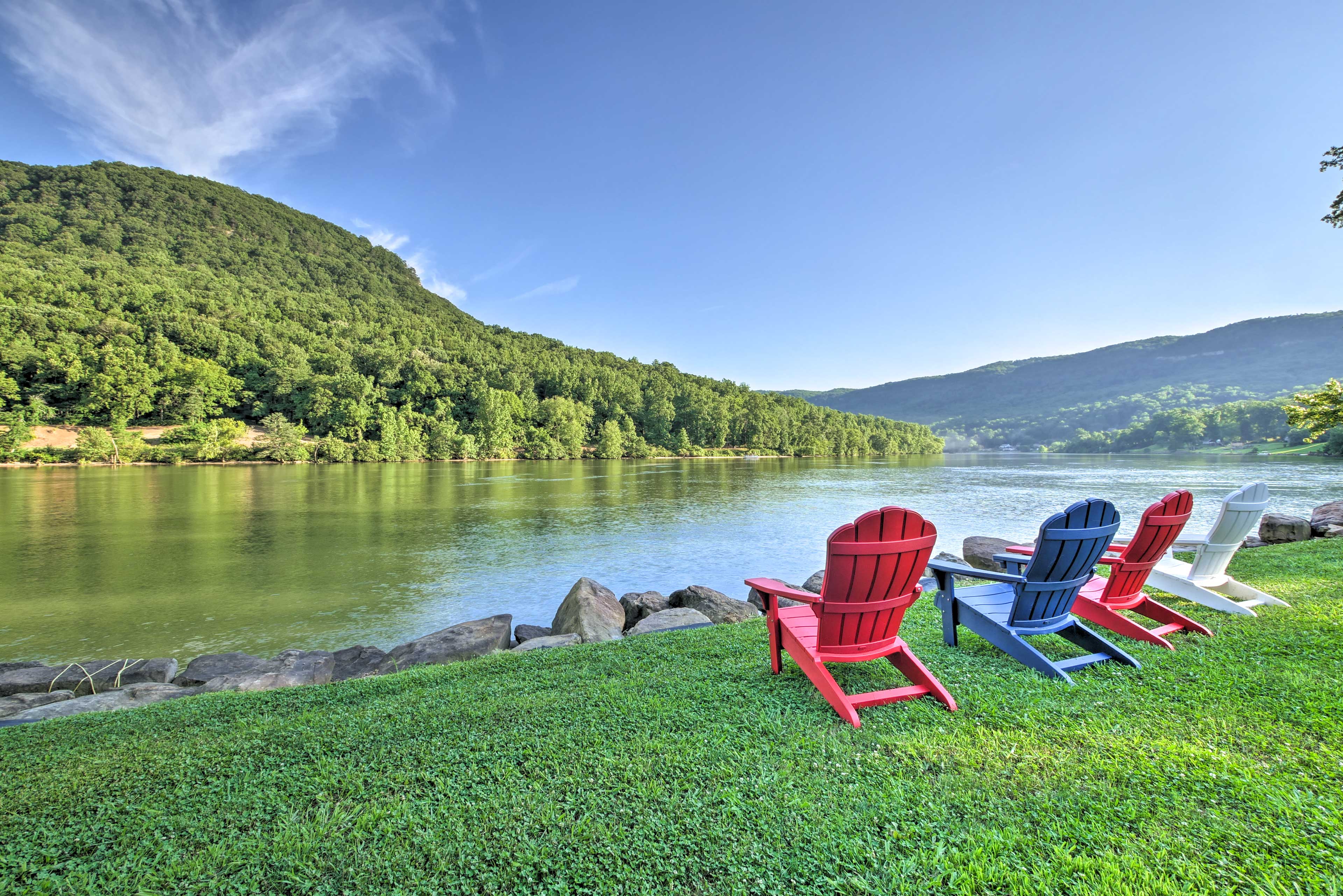 Property Image 2 - Tenn River Cabin w/Hot Tub - 10 Mi to Chattanooga!