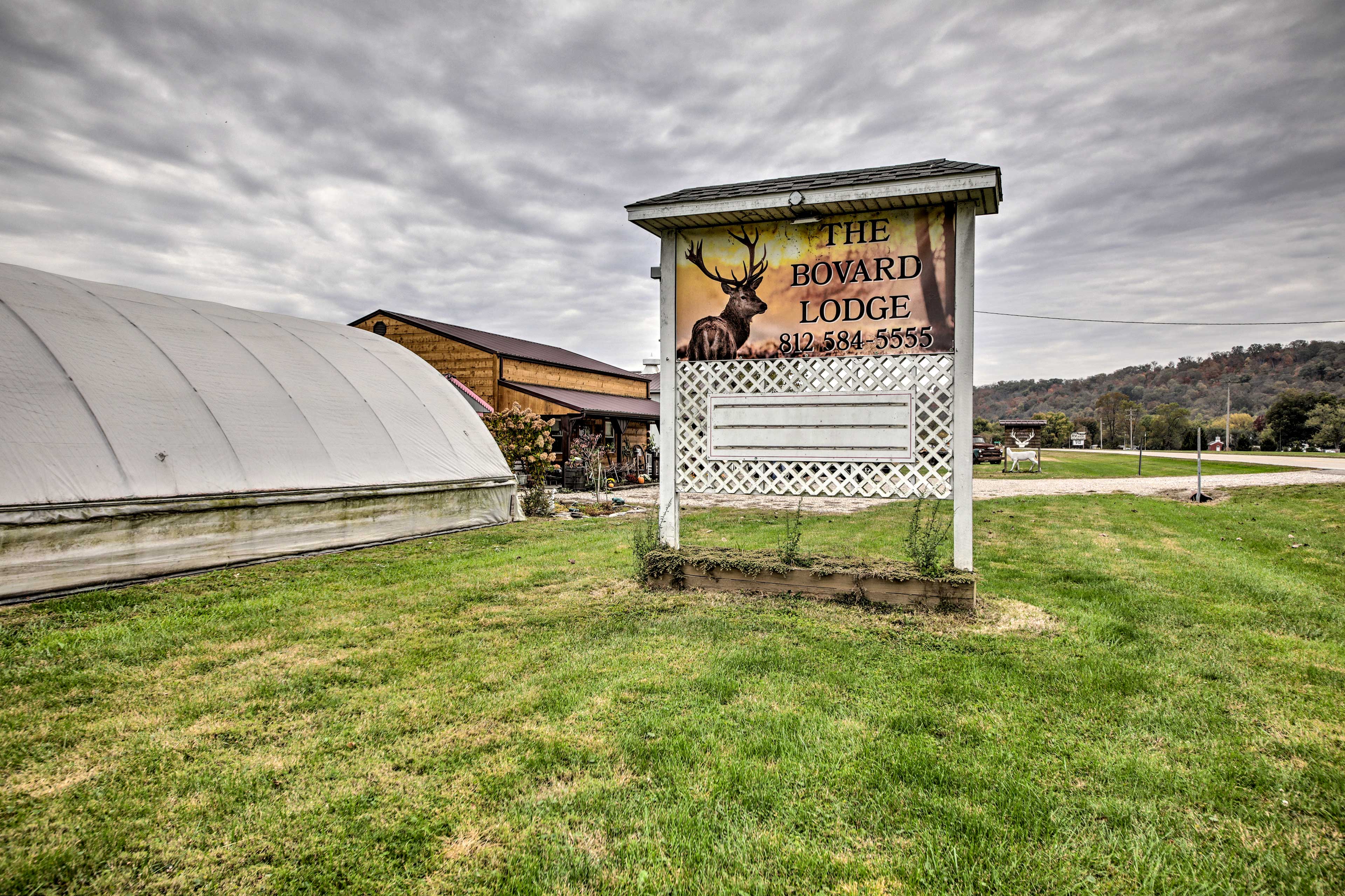 Property Image 1 - ’The Bovard Lodge’ Rustic Cabin Near Ohio River!