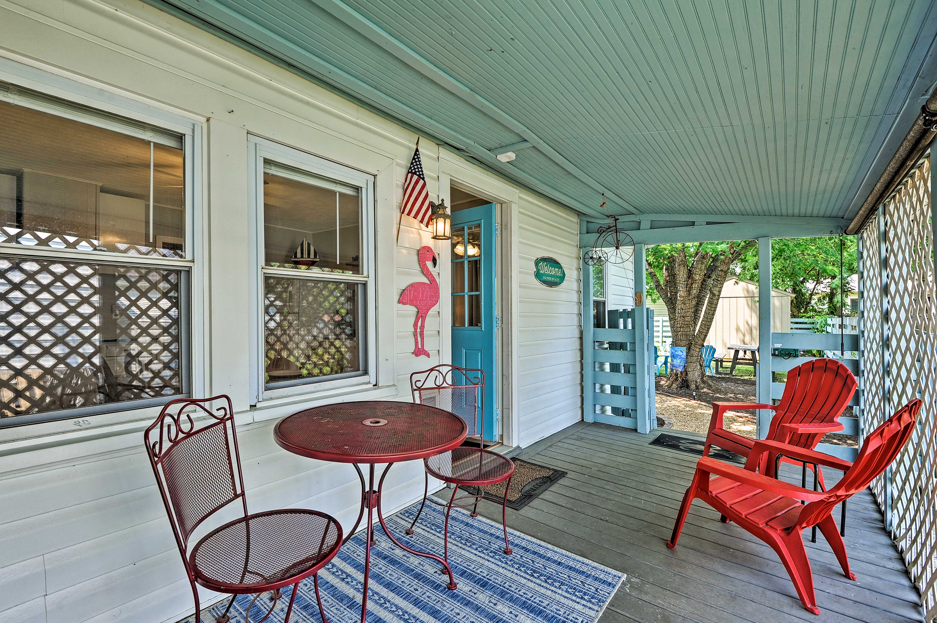 Property Image 2 - ’The Blue Crab Cottage’ - 3 Blocks From The Beach!