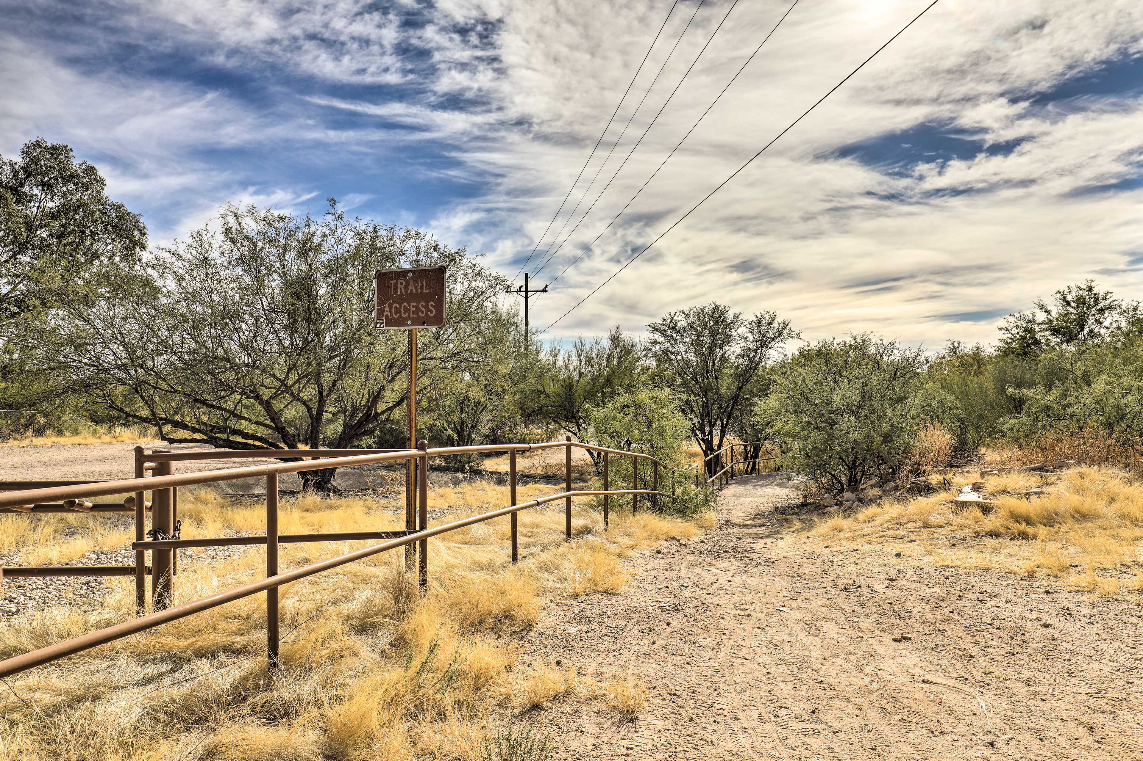 Tucson Casita with Courtyard, Hot Tub & Fire Pits!