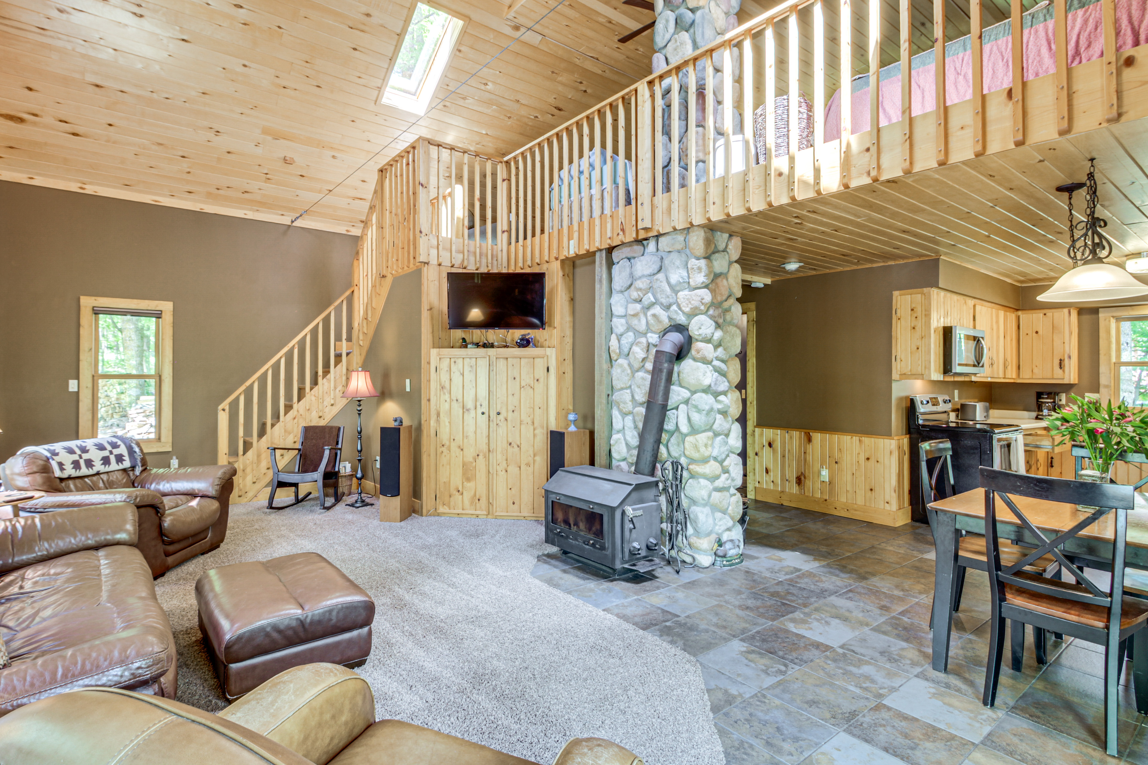 Waterfront Cabin on Trout Lake w/ Private Dock!