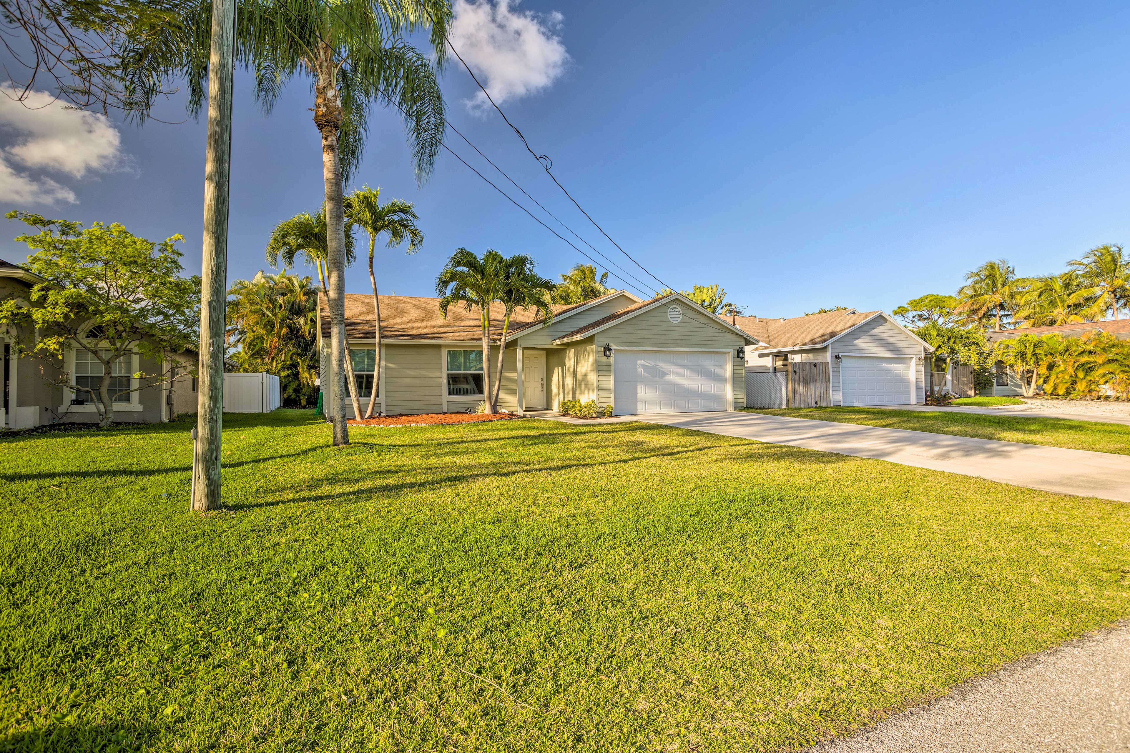 Property Image 1 - Jupiter Home w/ Patio & Grill ~ 6 Mi to Beach!