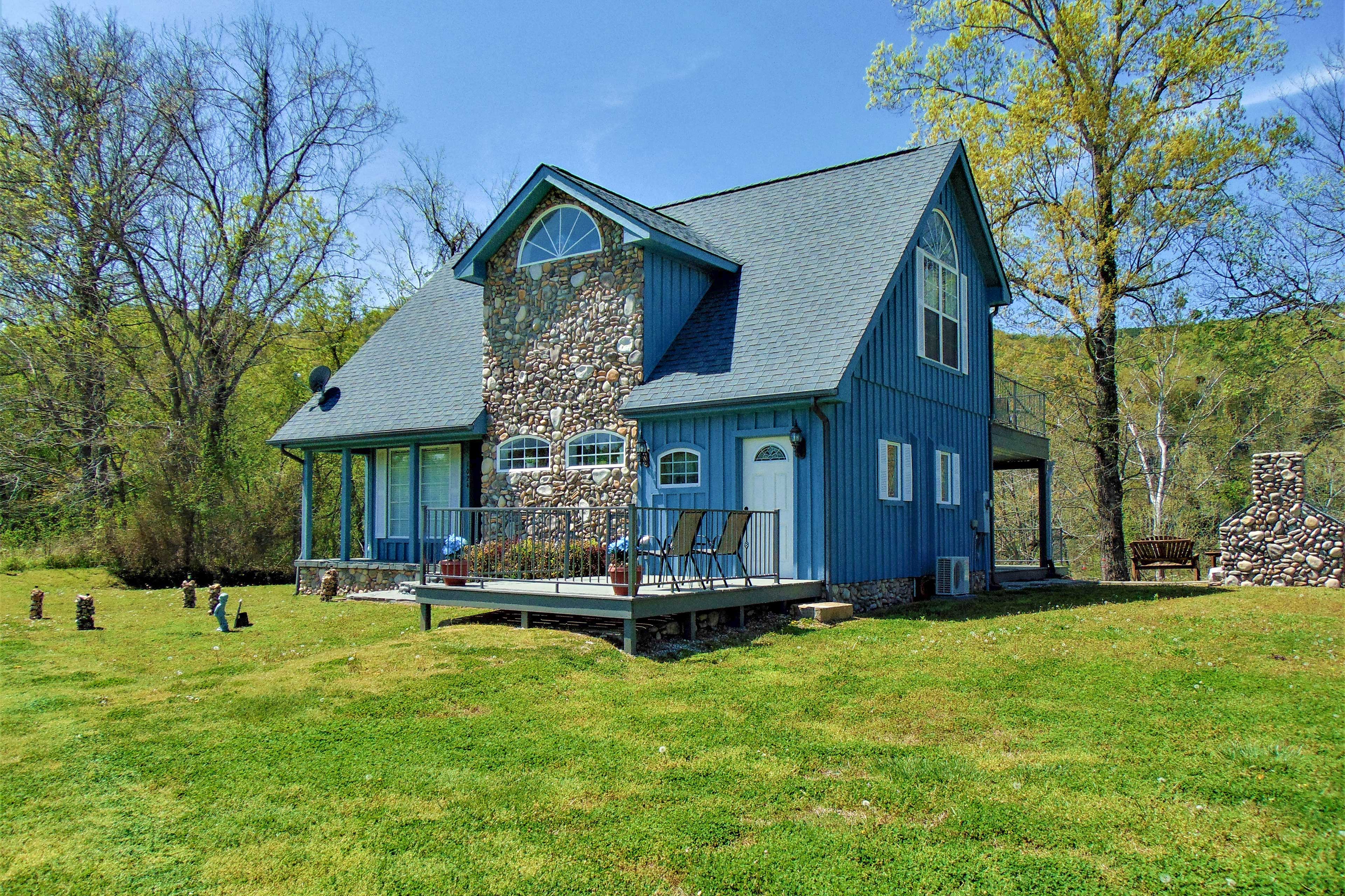 Property Image 1 - Ruby’s Landing Cottage w/ Deck & White River Views