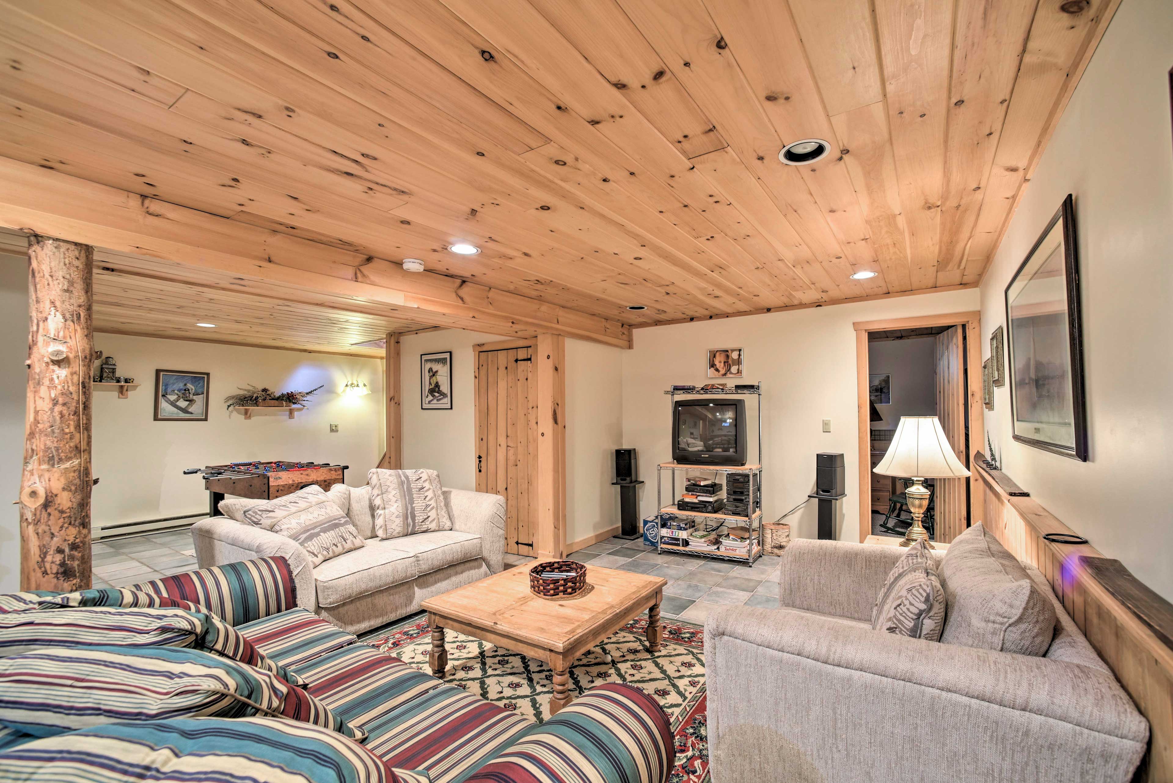 Pet-Friendly New York Cabin w/ Hot Tub & Game Room