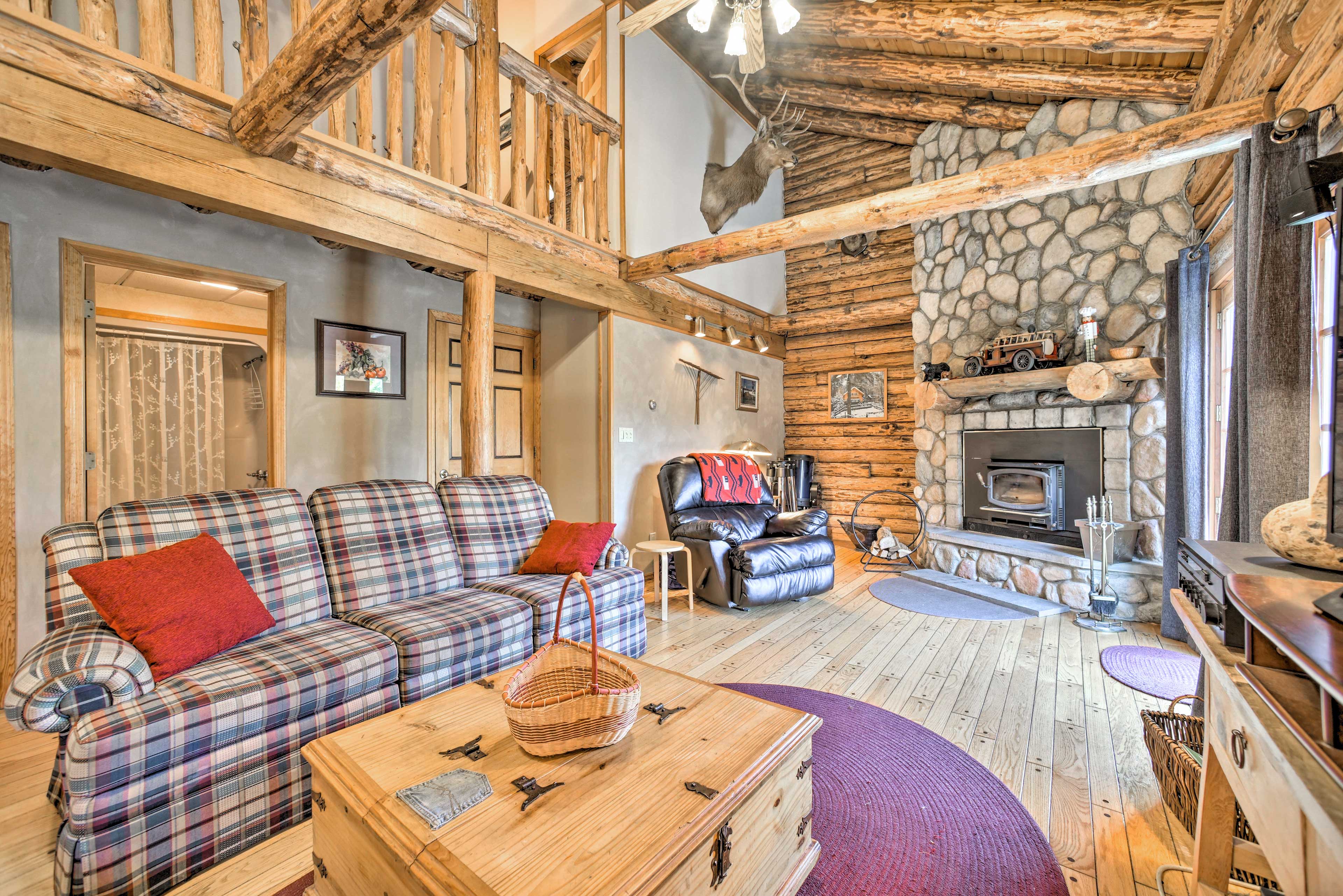 Property Image 2 - Pet-Friendly New York Cabin w/ Hot Tub & Game Room