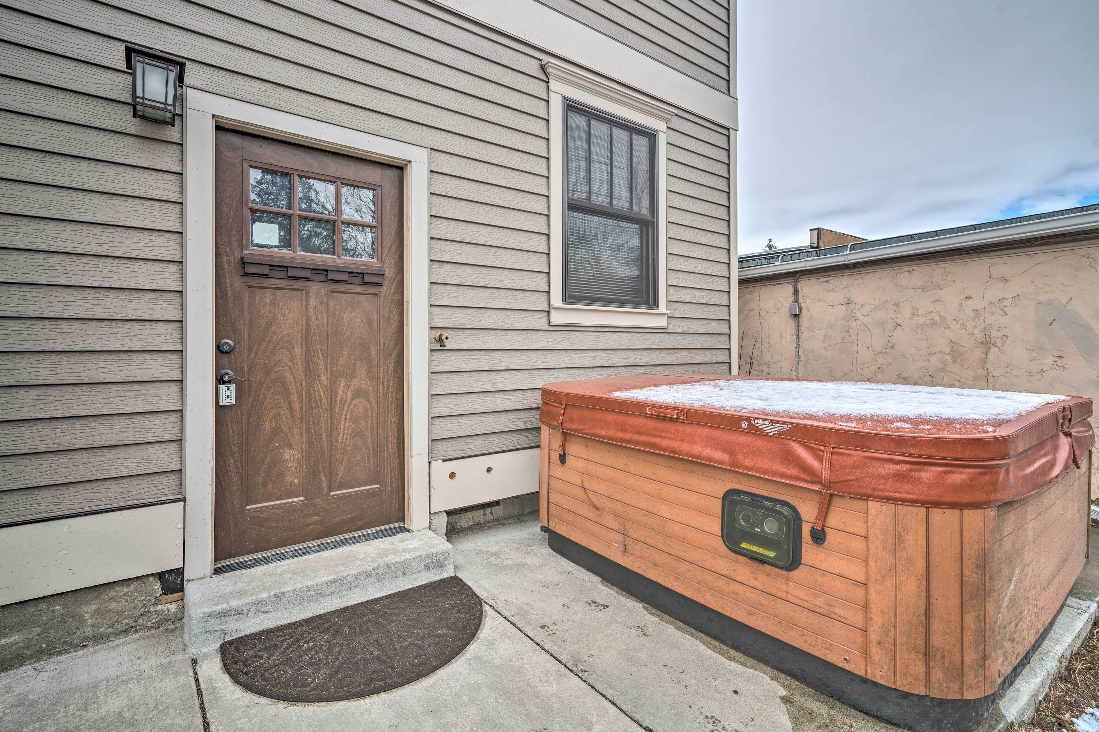 Property Image 2 - Updated Townhome w/ Hot Tub - Walk to Downtown!