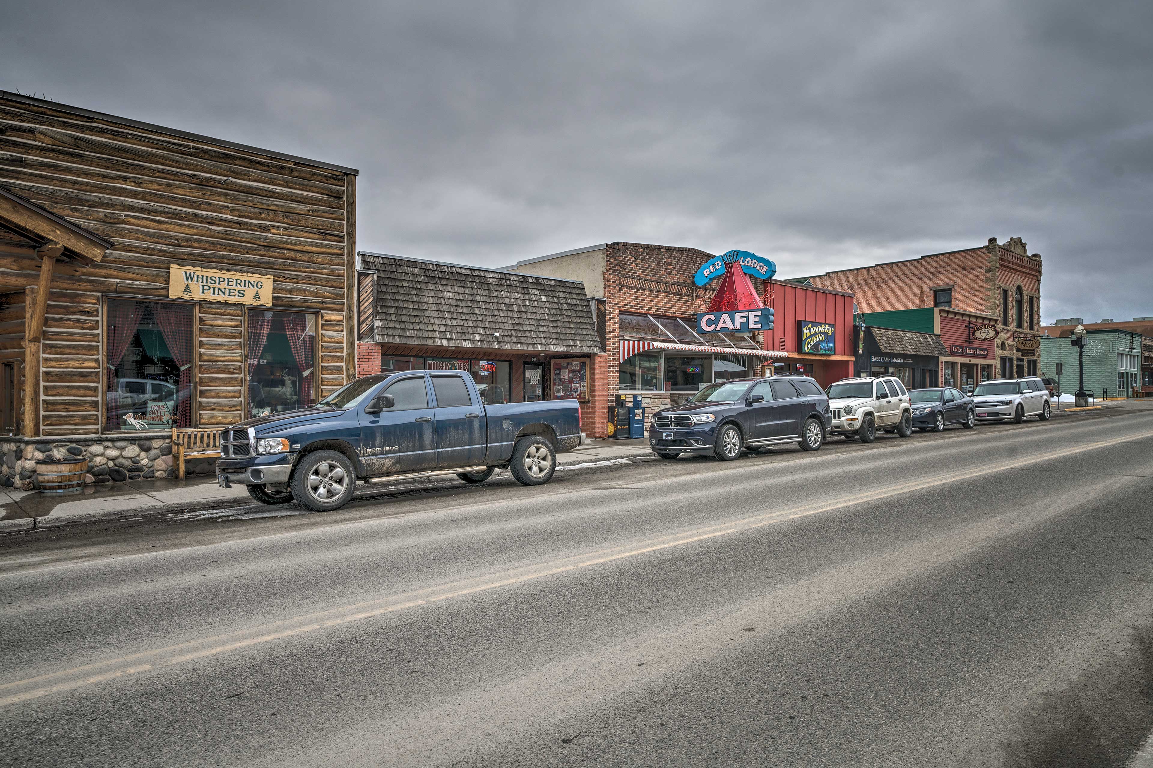 Updated Townhome w/ Hot Tub - Walk to Downtown!