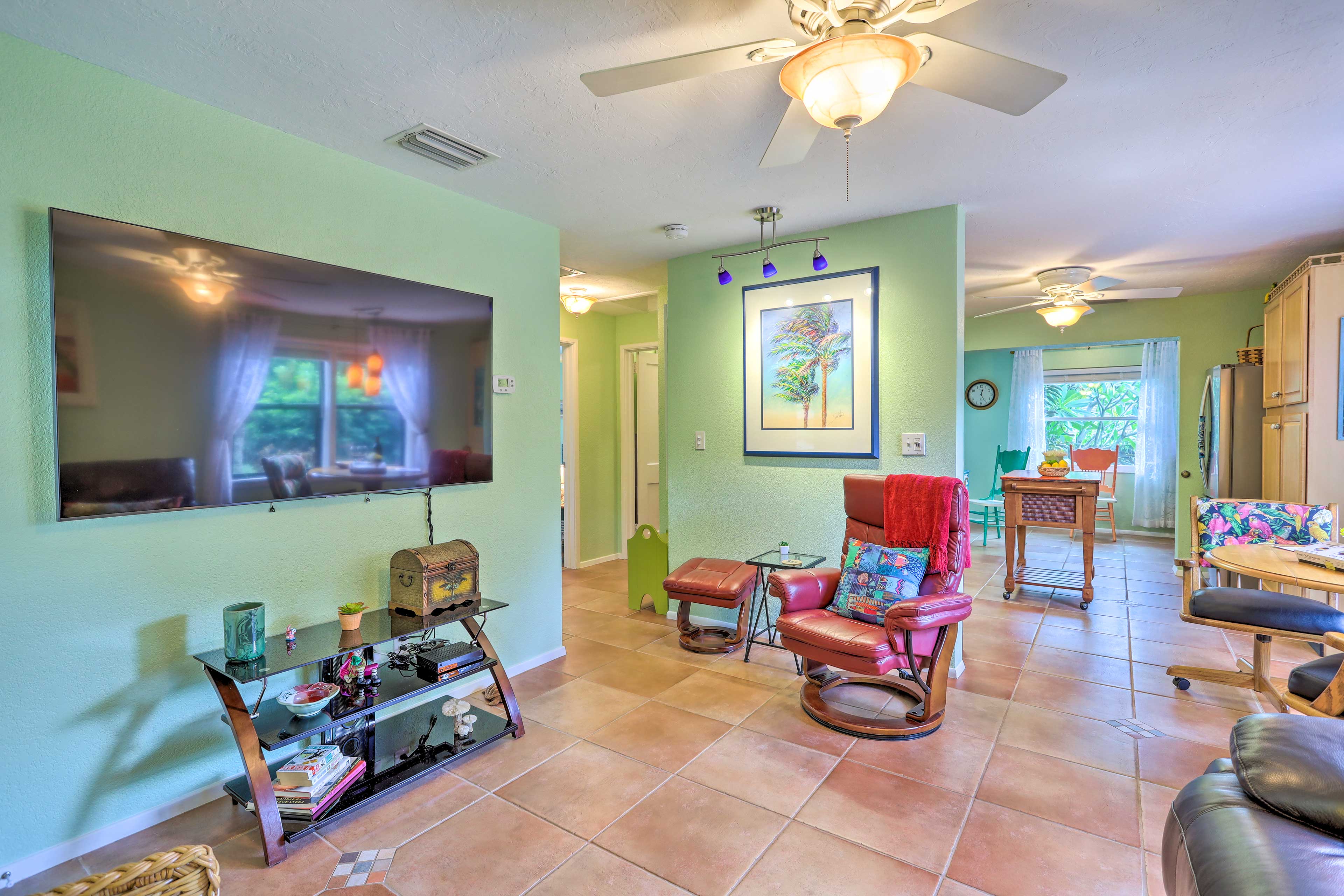 Vibrant Rockledge Home ~ 2 Mi to Cocoa Village!