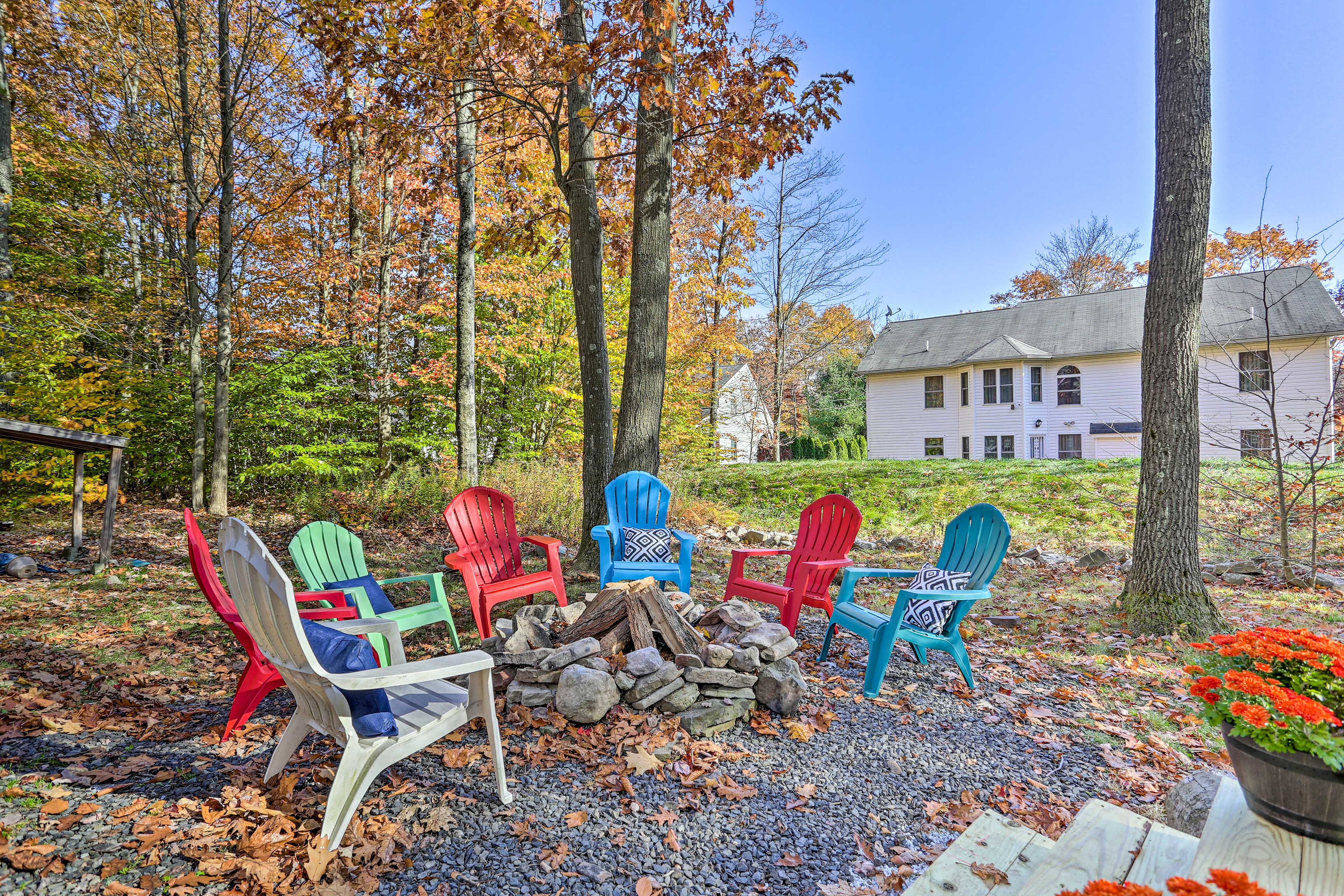 Property Image 2 - Tobyhanna Home w/ Hot Tub, Fire Pit, Deck + Grill!