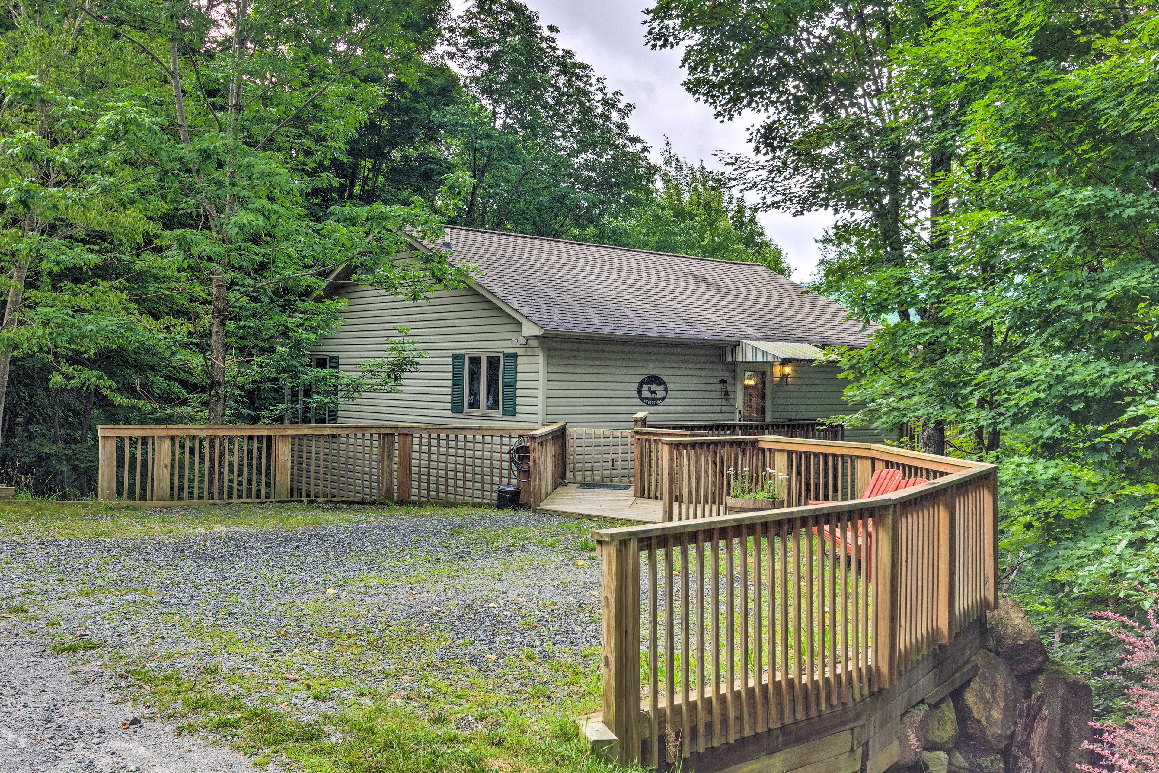 Property Image 2 - Beech Mountain Cabin: Deck & Mountain Views!