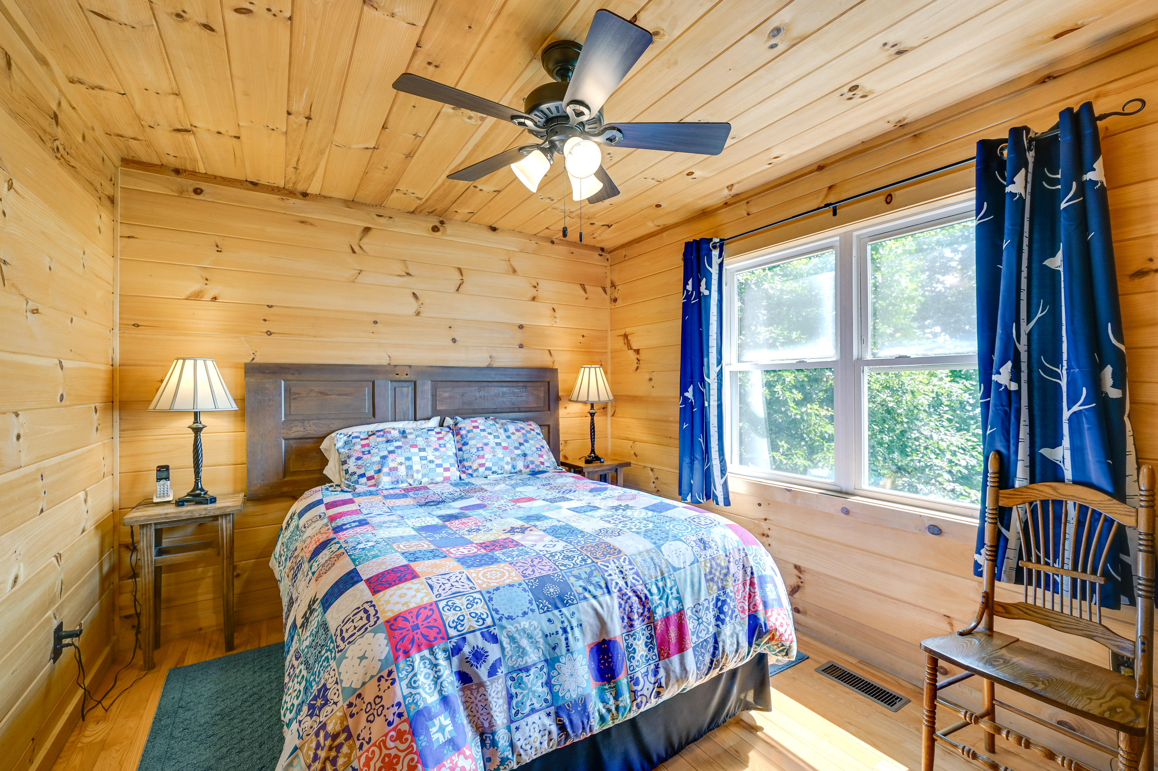 Warm & Cozy Cabin w/ Deck on Top of the Blue Ridge