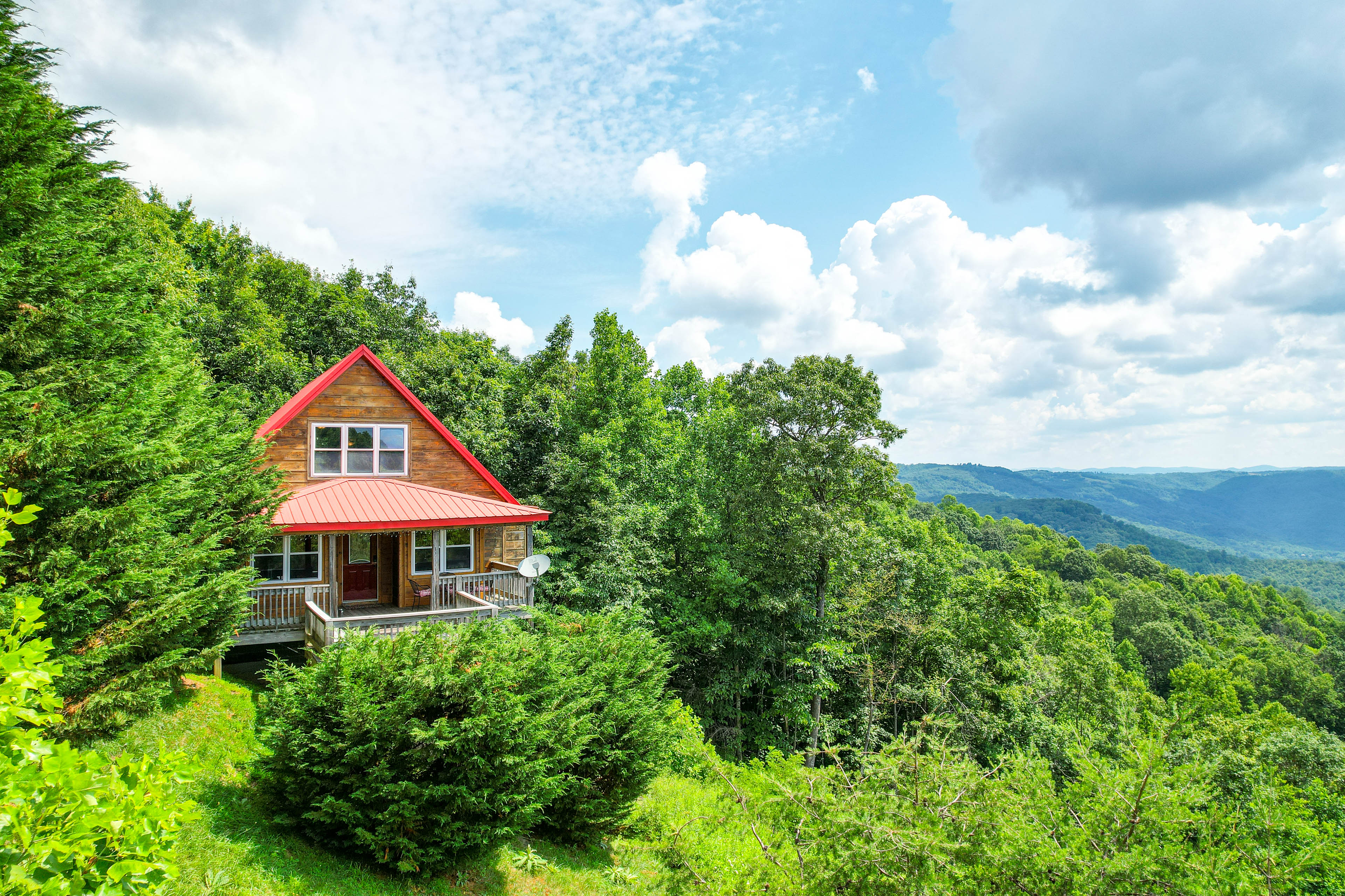 Property Image 2 - Warm & Cozy Cabin w/ Deck on Top of the Blue Ridge