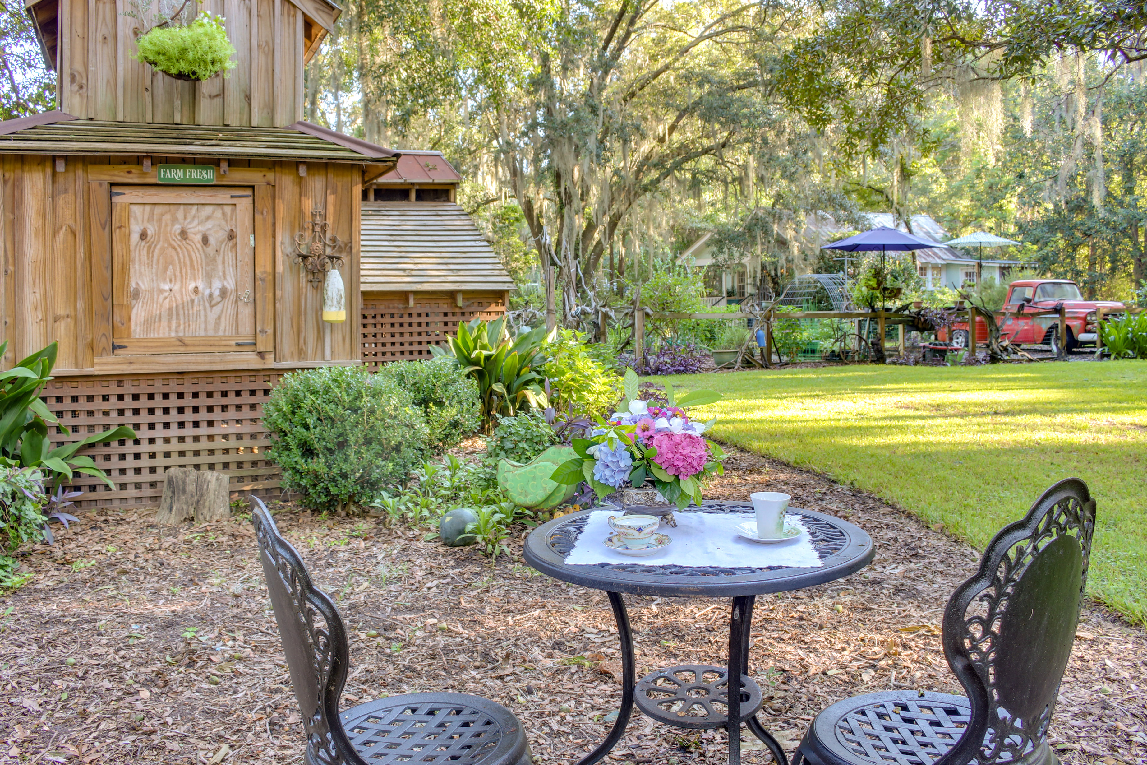 Property Image 2 - Savannah Cottage - 5 Mi to Wormsloe Historic Site!