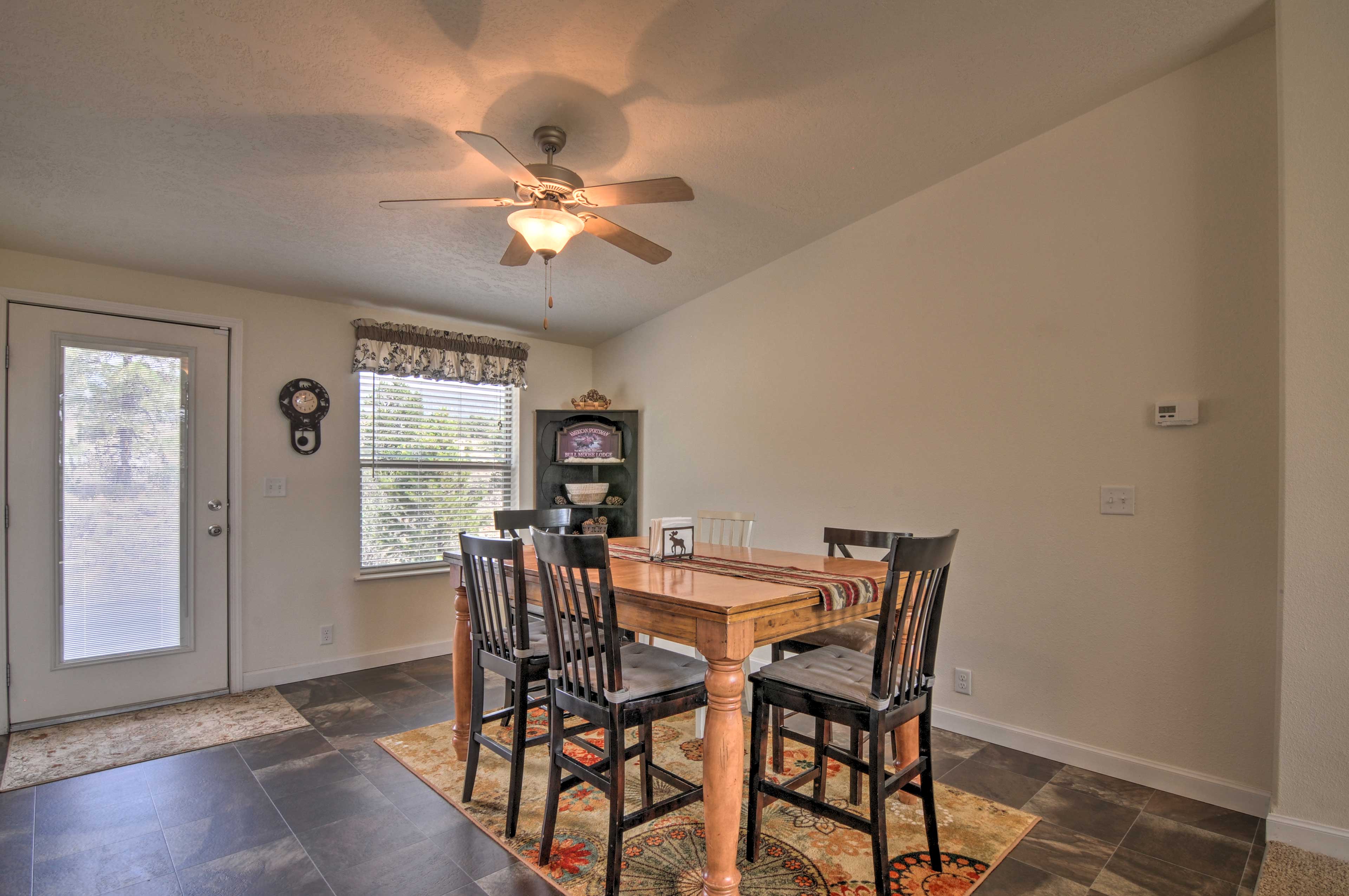 Secluded Boulder House - Next to National Forests!