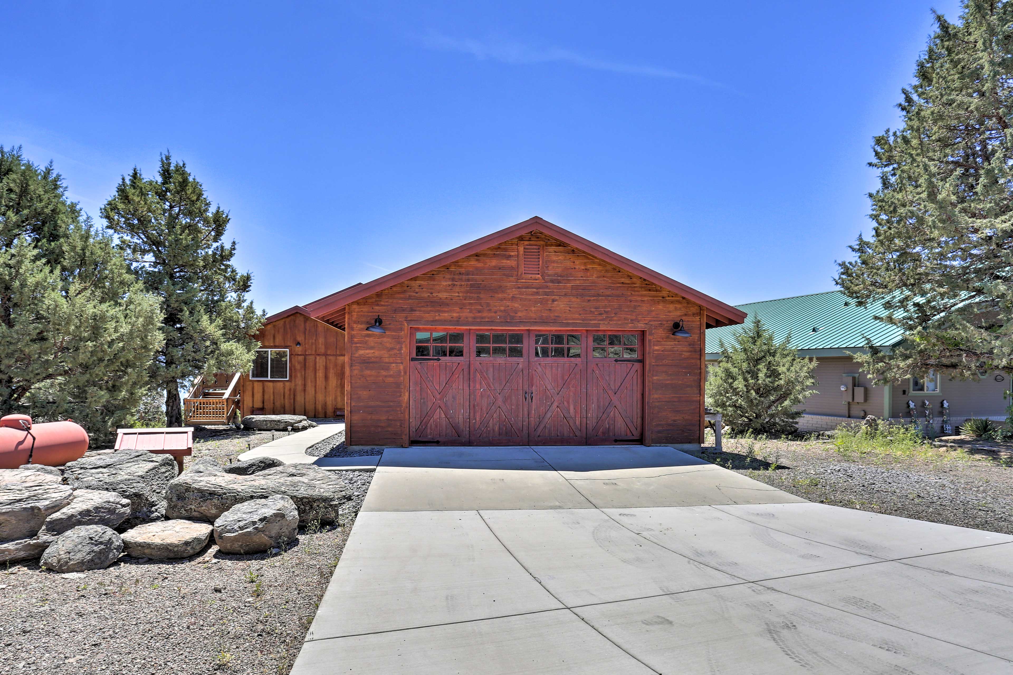 Scenic Susanville Cabin w/ Deck on Eagle Lake