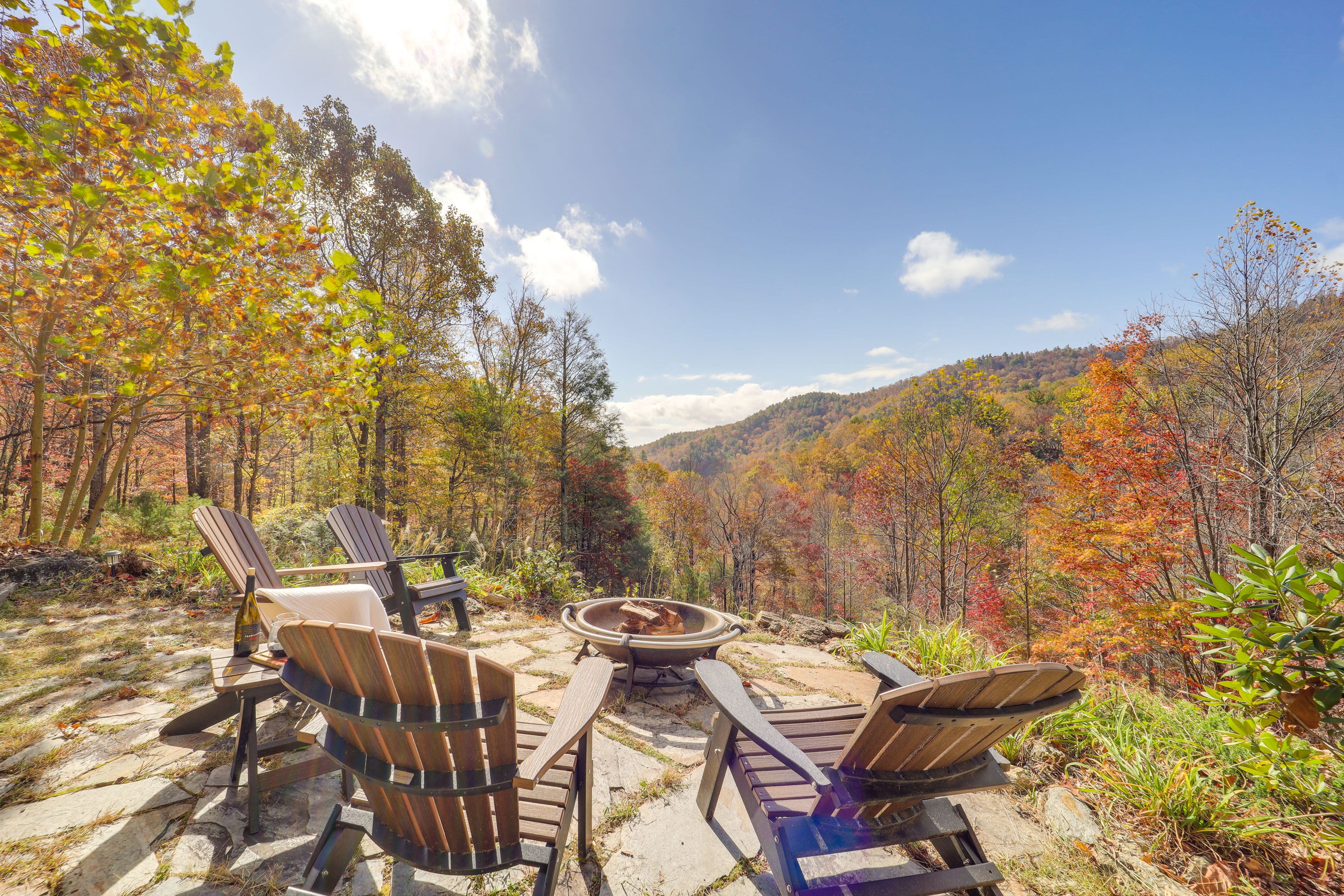 Property Image 1 - Secluded Lenoir Cabin: 4 Mi to Dtwn Blowing Rock