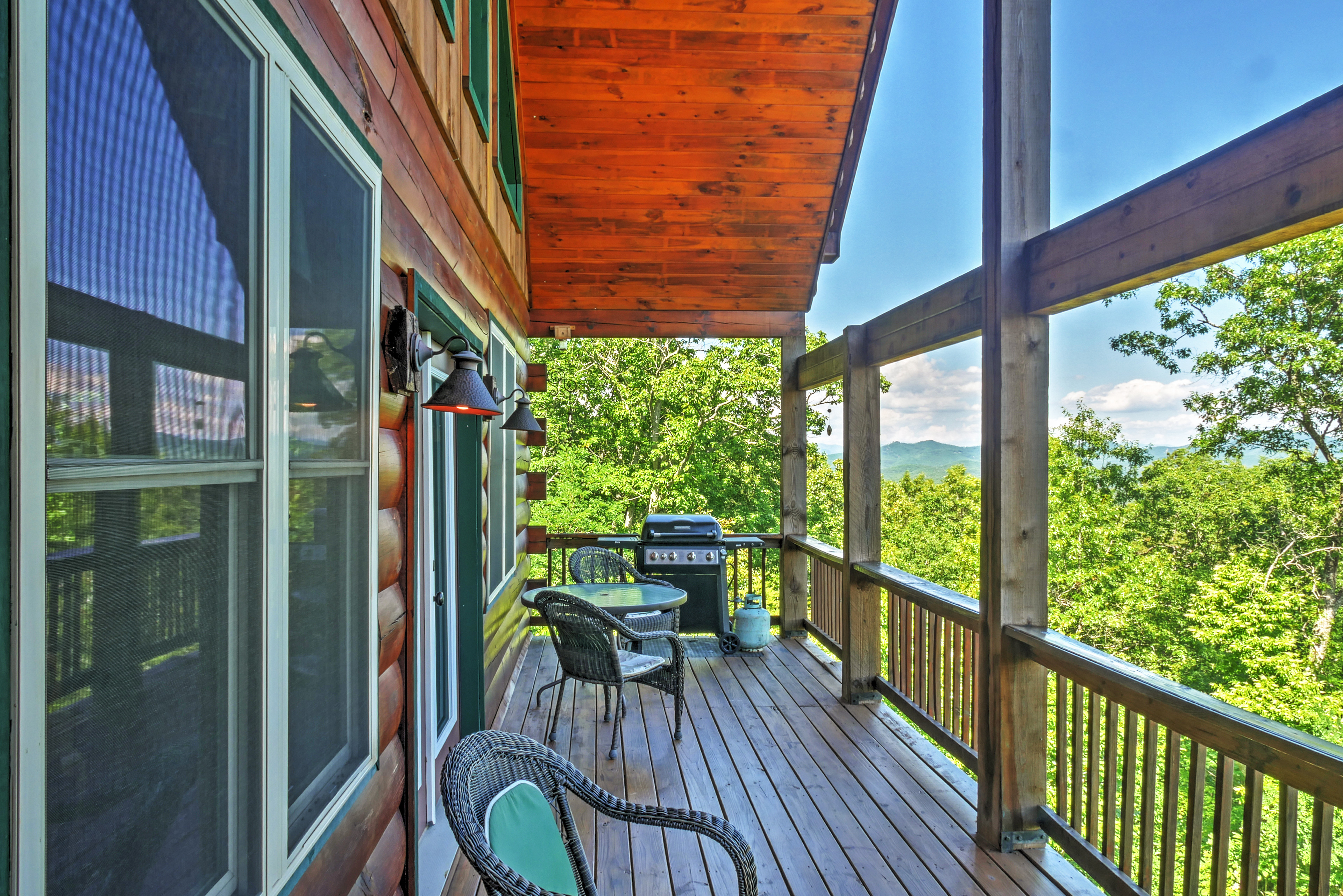 Secluded Morganton Cabin w/ Wooded Views & Hot Tub