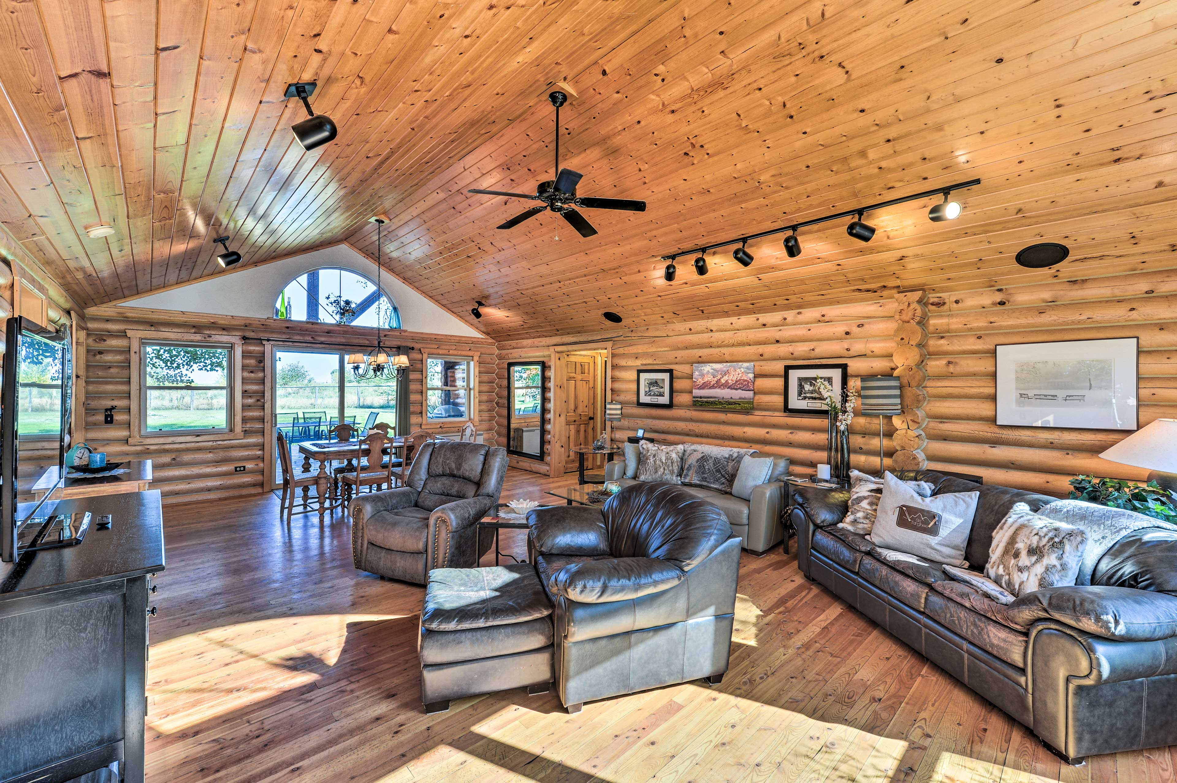 Serene Driggs Cabin ~ 10 Mi to Grand Targhee!