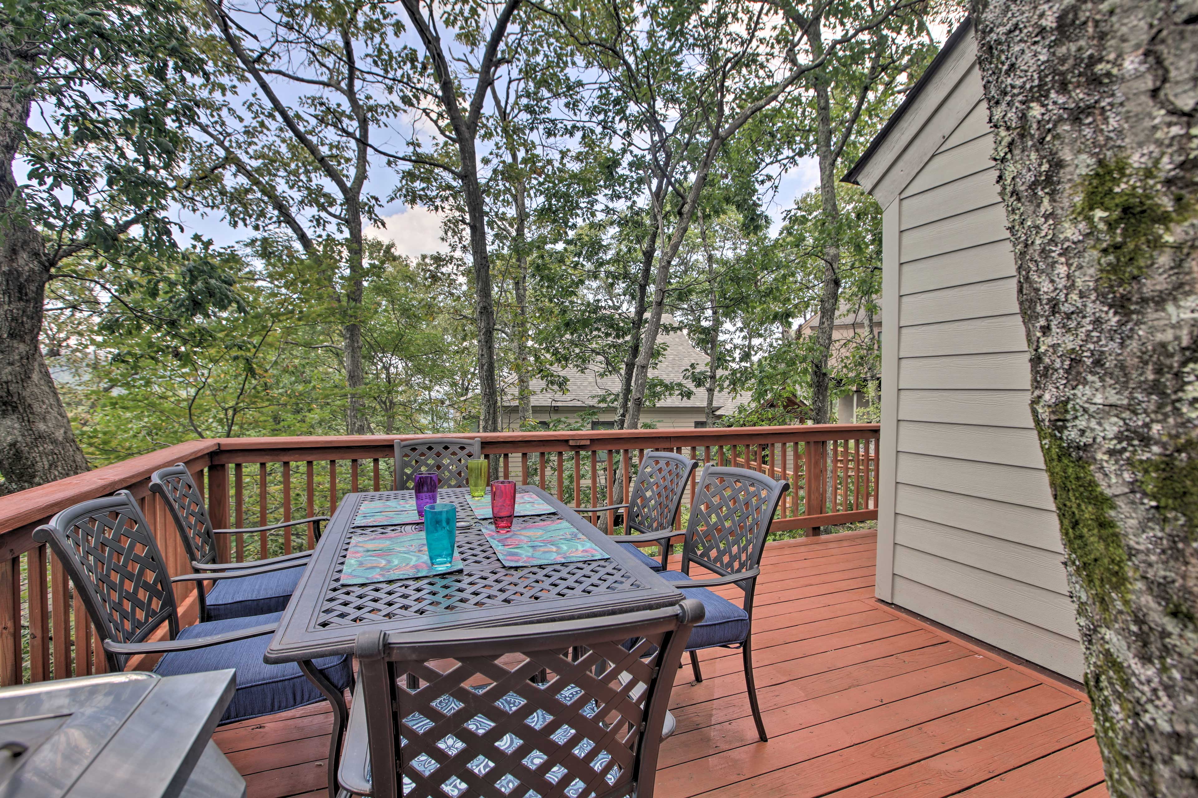 Property Image 2 - Wintergreen Home w/ Hot Tub, Deck & Mountain Views