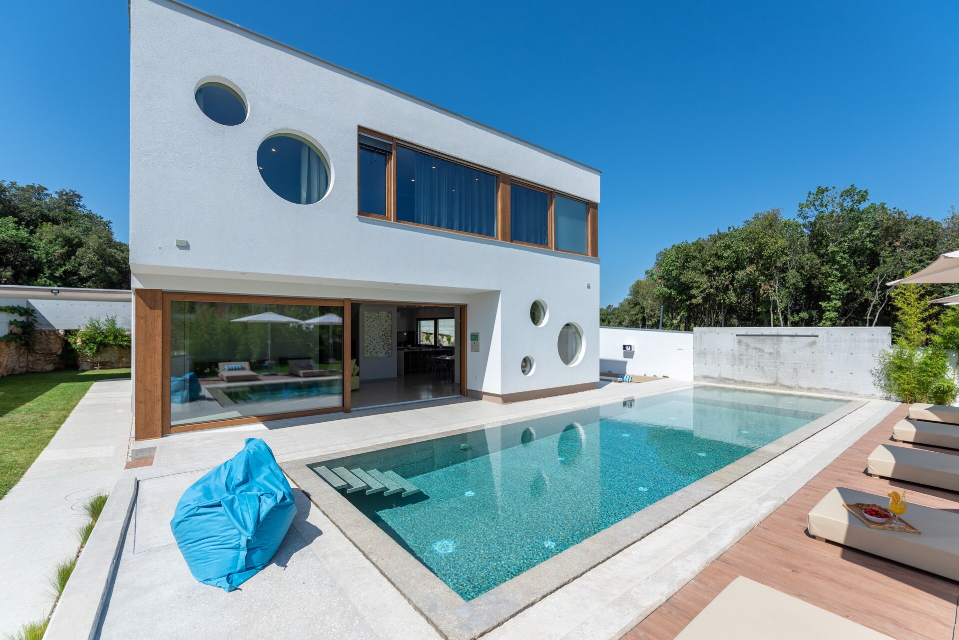 Property Image 2 - Luxury Villa Artist with Pool
